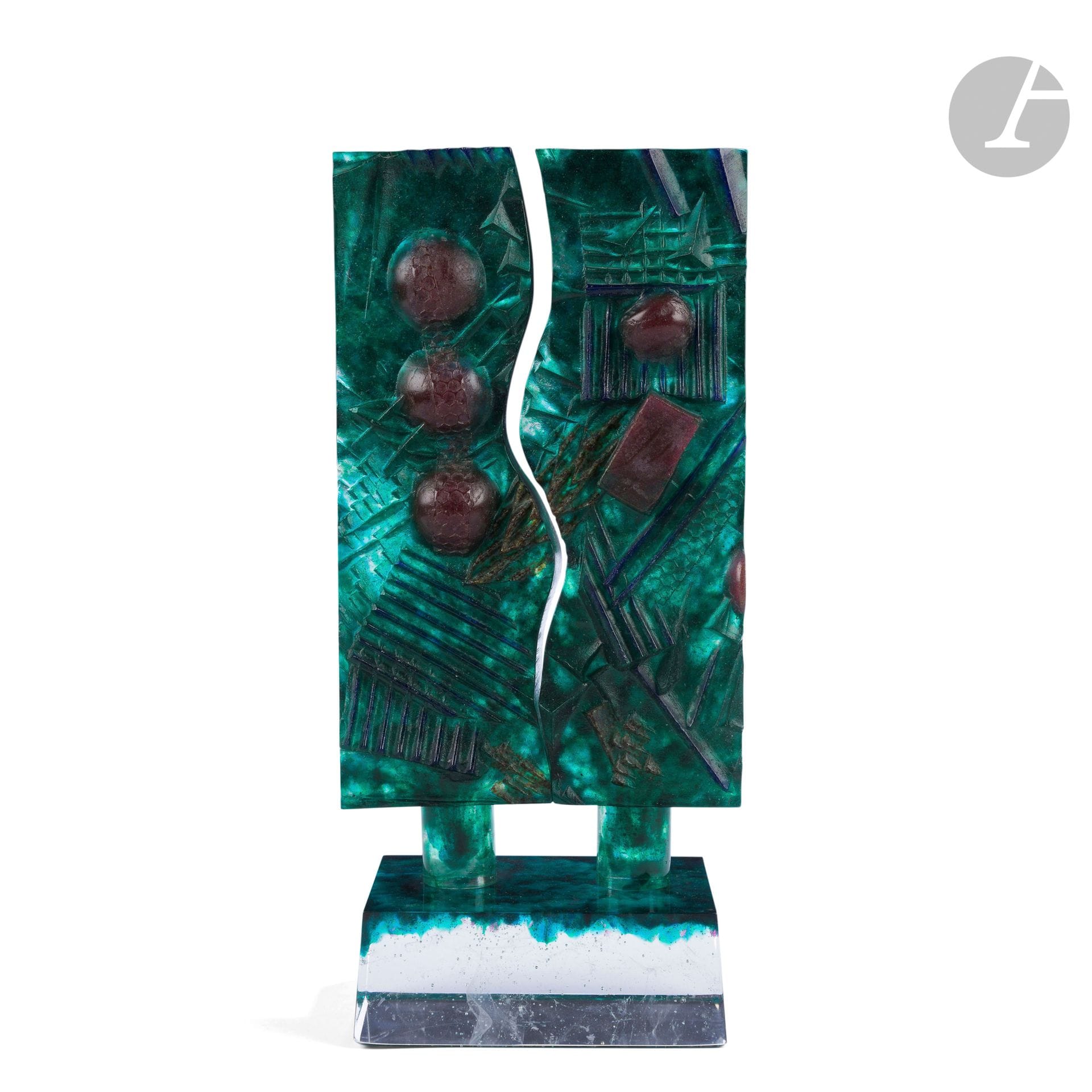 Étienne LEPERLIER (France, 1952-2014) 
Empreinte VI 
Sculpture in pâte de verre in shades of green and red. Signed and numbered 683 AEL under the base. Created in 1991. H. 36 cm - W. 17 cm - D. 11 cm