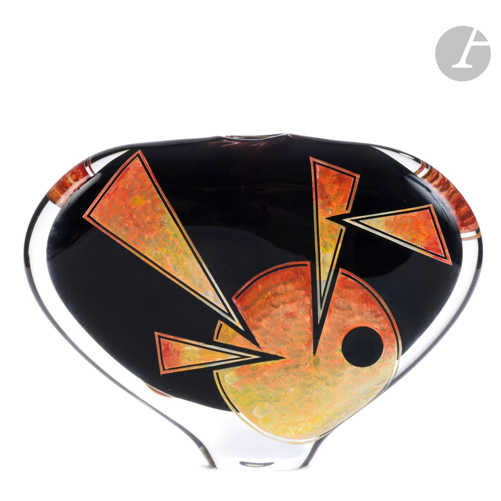 Régis and Gisèle FIÉVET (France, born 1948 and 1951)
Large, flat, broad-shouldered blown-glass vase with sandblasted geometric decoration, then enameled orange and yellow on a black ground. Signed, dated 1991 and numbered N22 on the base. H. 24 cm - W. 33 cm - D. 6 cm