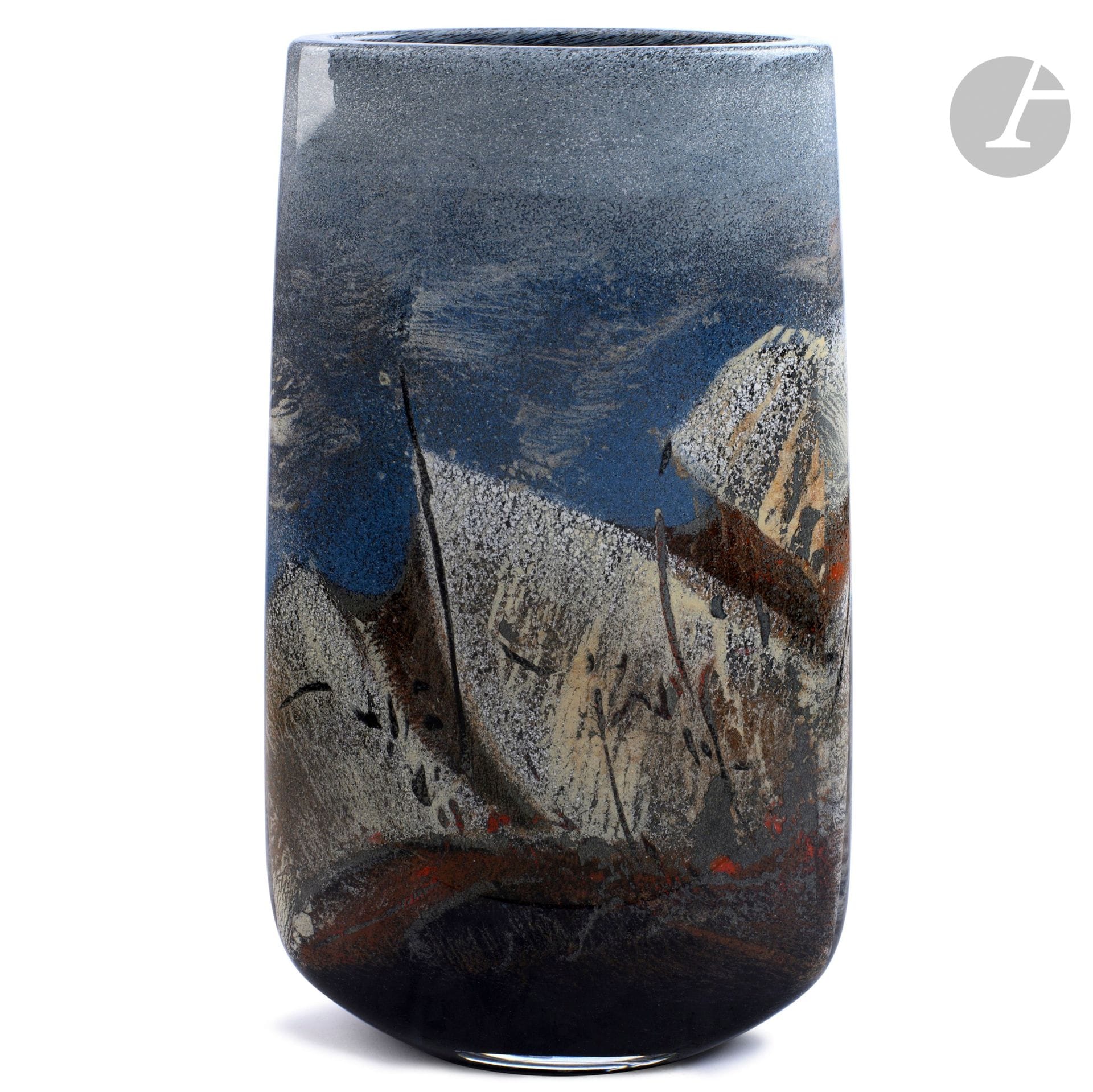 Alain and Marisa BÉGOU (France, born 1945 and 1948)
Large flattened rectangular blown glass vase with gray, beige, blue and black decoration. Signed and numbered 23.27.01. Made in 2003. H. 55 cm - W. 30 cm - D. 11 cm