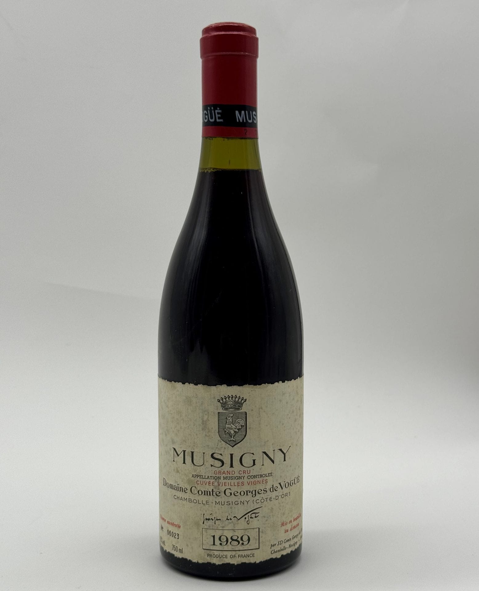 1 B MUSIGNY CUVÉE VIEILLES VIGNES (Grand Cru) (e.t.h ; c.a. au sommet), Domaine Comte de Vogüé, 1989