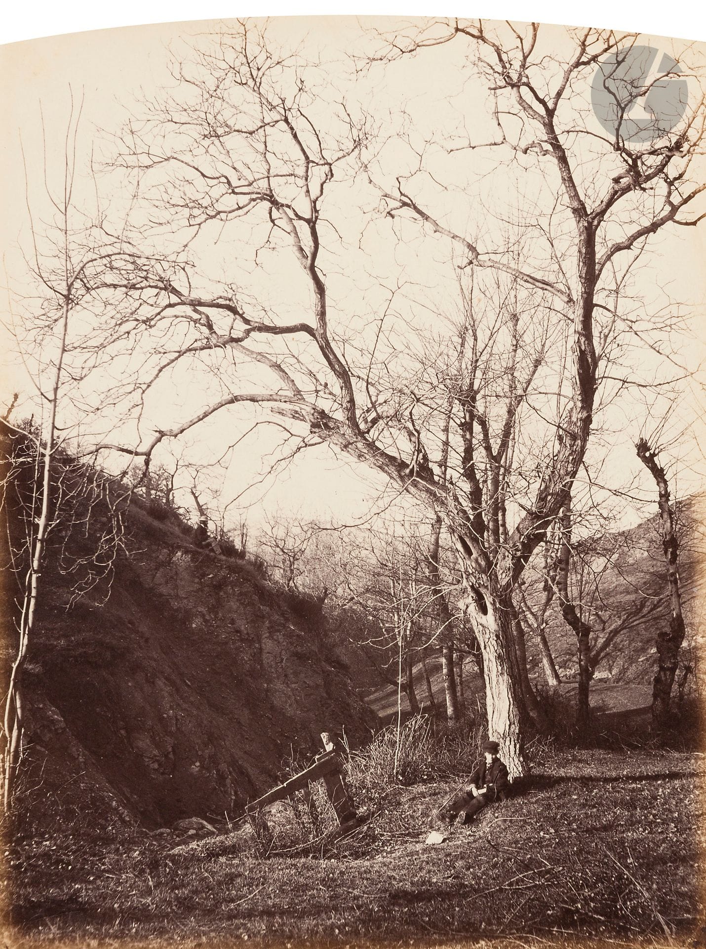 Félix Thiollier (1842-1914)
Sites de la Loire, c. 1860-1870.
Le Creux. 
Deux (2) épreuves sur papier albuminé, contrecollées sur cartons. Titres manuscrits sur les montages en bas.
22 x 17 cm