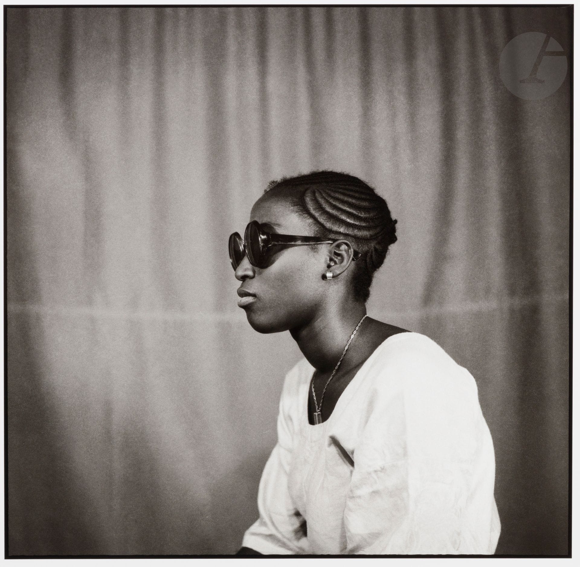 Sanlé Sory (1943)
Joséphine. Bobo-Dioulasso. Burkina Faso, c. 1975-1980.
Pigment print (2019), signed and dated in pencil on verso. Artist's proof (AP) from an edition of 8. A certificate of authenticity accompanies the work. 
Image : 36 x 36 cm / Sheet : 50 x 40 cm