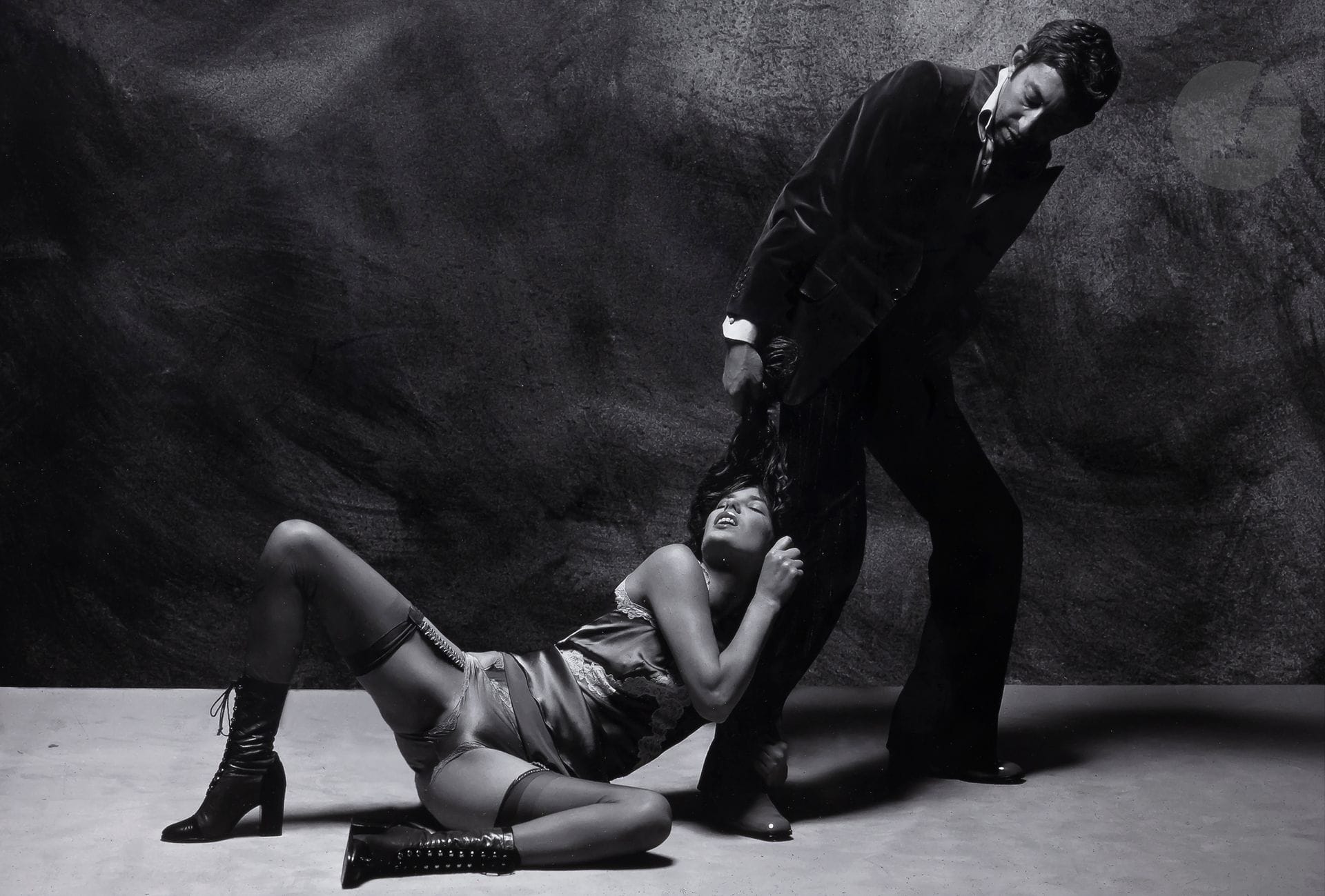 Francis Giacobetti (1939)
Gris du Coeur / Birkin Gainsbourg. Londres, 1974.
Épreuve argentique lambda sur dibond. Édition de 10 exemplaires (+ 2 AP).
Image : 53 x 69,5 cm / Feuille : 63 x 80,5 cm – cadre 

 Un certificat d’authenticité avec la signature du photographe, son empreinte digitale, son cachet, le titre et la numérotation à 10 exemplaires et 2 A.P., accompagne l’œuvre.

Un certificat d’authenticité avec la signature du photographe, son empreinte digitale, son cachet, le titre et la numérotation à 10 exemplaires et 2 A.P., accompagne l’œuvre.