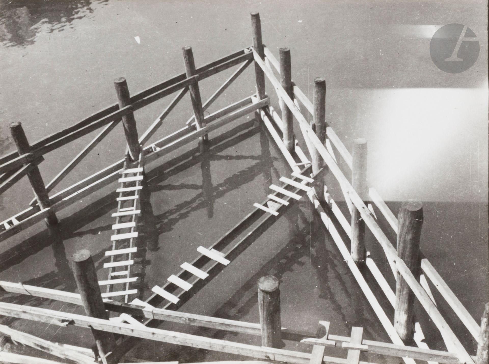 Wols (Alfred Otto Wolfgang Schulze) (1913-1951)
Small Bridge, c. 1935.
Silver print, mounted on card. Wols" stamp on verso.
7.5 x 9.7 cm - frame