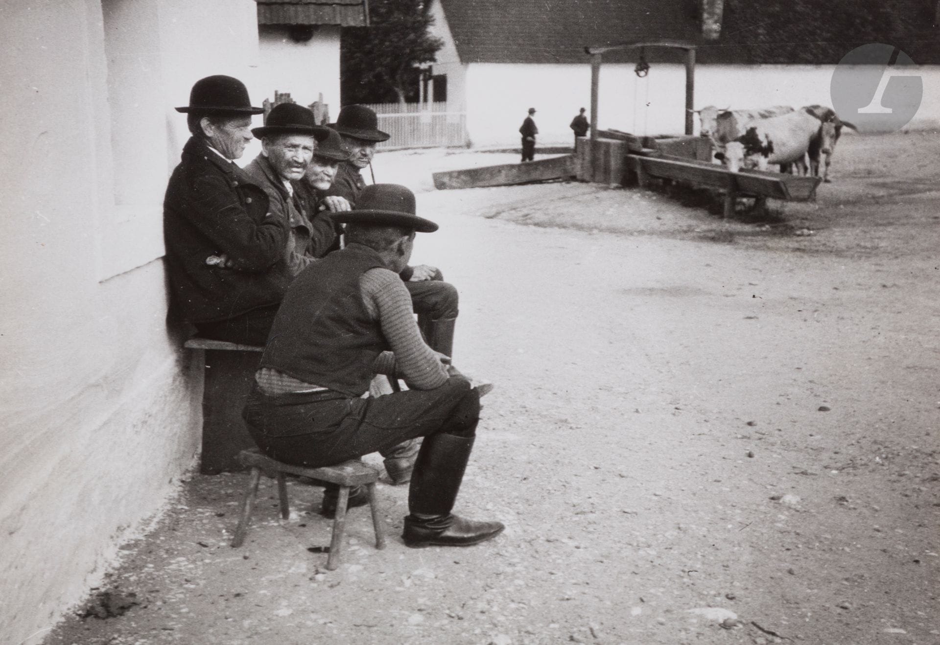 André Kertész (1894-1985)
Pomaz. Hungary, June 11, 1916.
Silver print (c. 1965). Stamp "Photo by - André Kertész", location and date in pencil in the photographer's hand on verso.
Image : 18.6 x 24.6 cm / Sheet : 20.2 x 25.2 cm

Bibliography :
Nicolas Ducrot, André Kertész, Sixty Years of Photography, London, Penguin Books, 1972, p. 46.