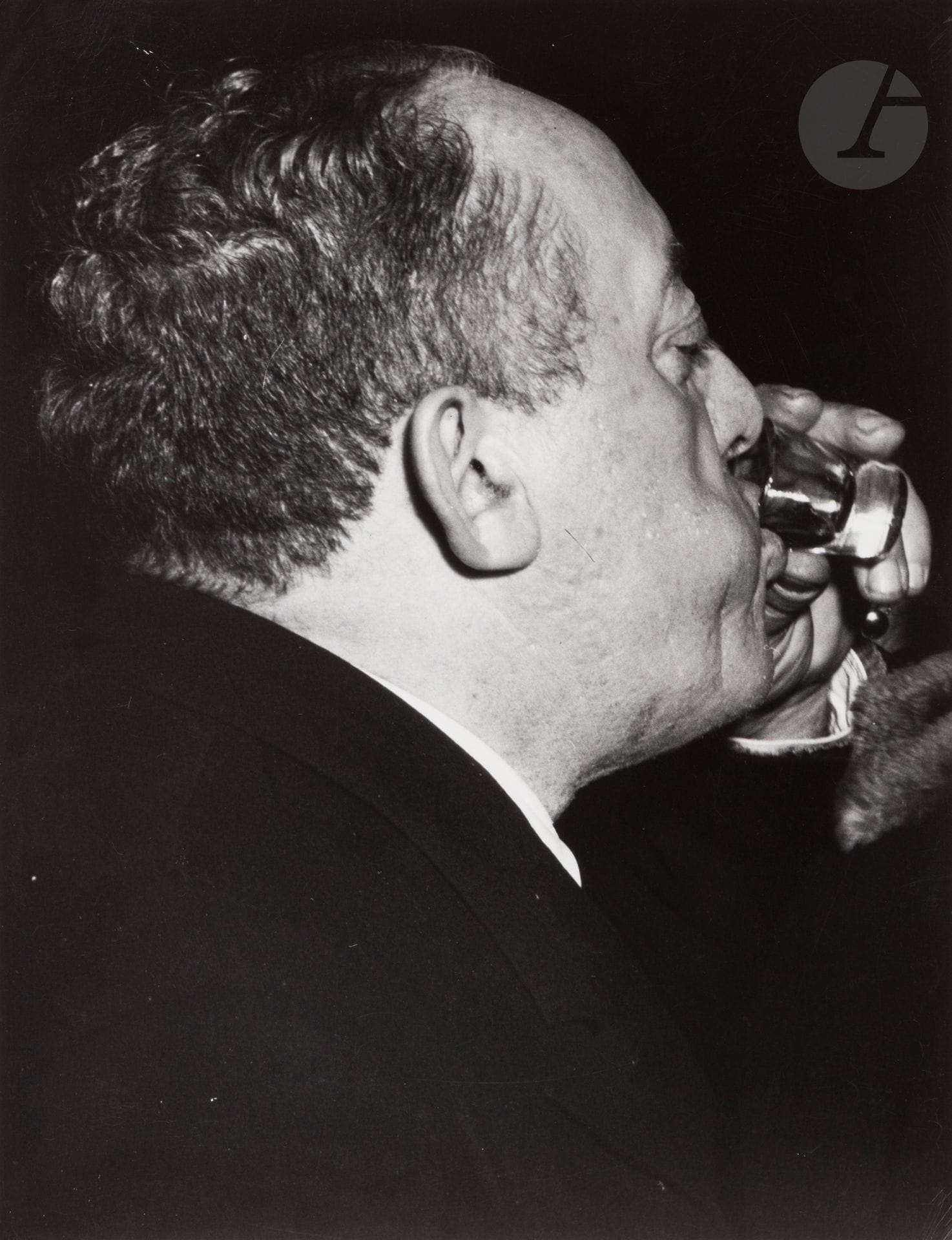 Weegee (Arthur Fellig, known as) (1899-1968)
New Year's Eve at Sammy's on the Bowery [man from behind], 1943.
Silver print (c. 1950). Stamped "Weegee - 451 west 47th street" on verso.
Image : 35.5 x 28 cm / Sheet : 34.5 x 27 cm