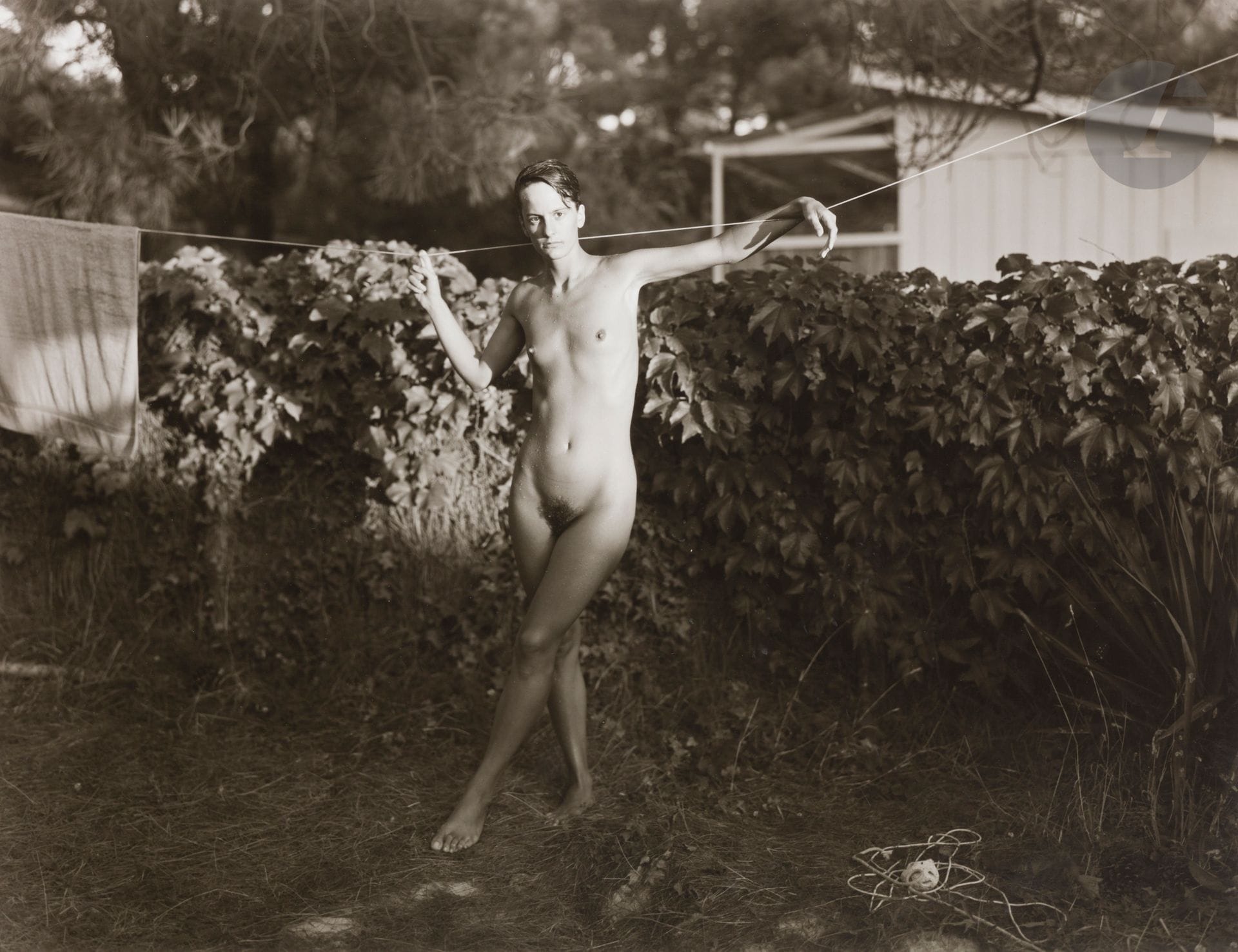 Jock Sturges (1947)
Maia. Montalivet, 1991.
Épreuve argentique d’époque, signée, titrée, datée et numérotée à 40 exemplaires au crayon au verso.
Image : 36 x 45,3 cm / Feuille : 40,5 x 50,5 cm