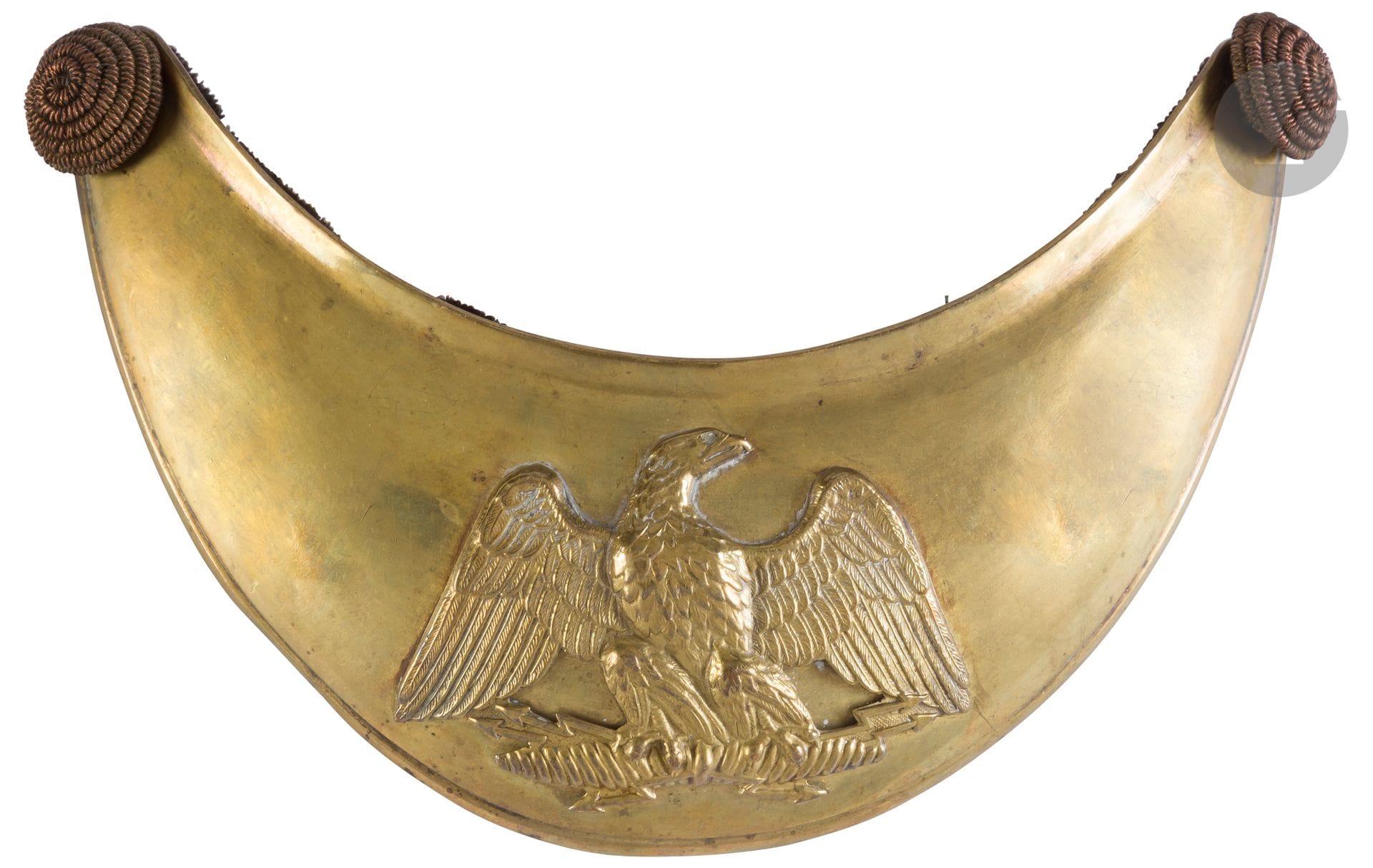 Dismounted troop officer's breastplate, model 1852.
Brass top and uncrowned eagle motif in gilded brass, cloth lining, with two silver passementerie buttons.
A.B.E. Second Empire period.