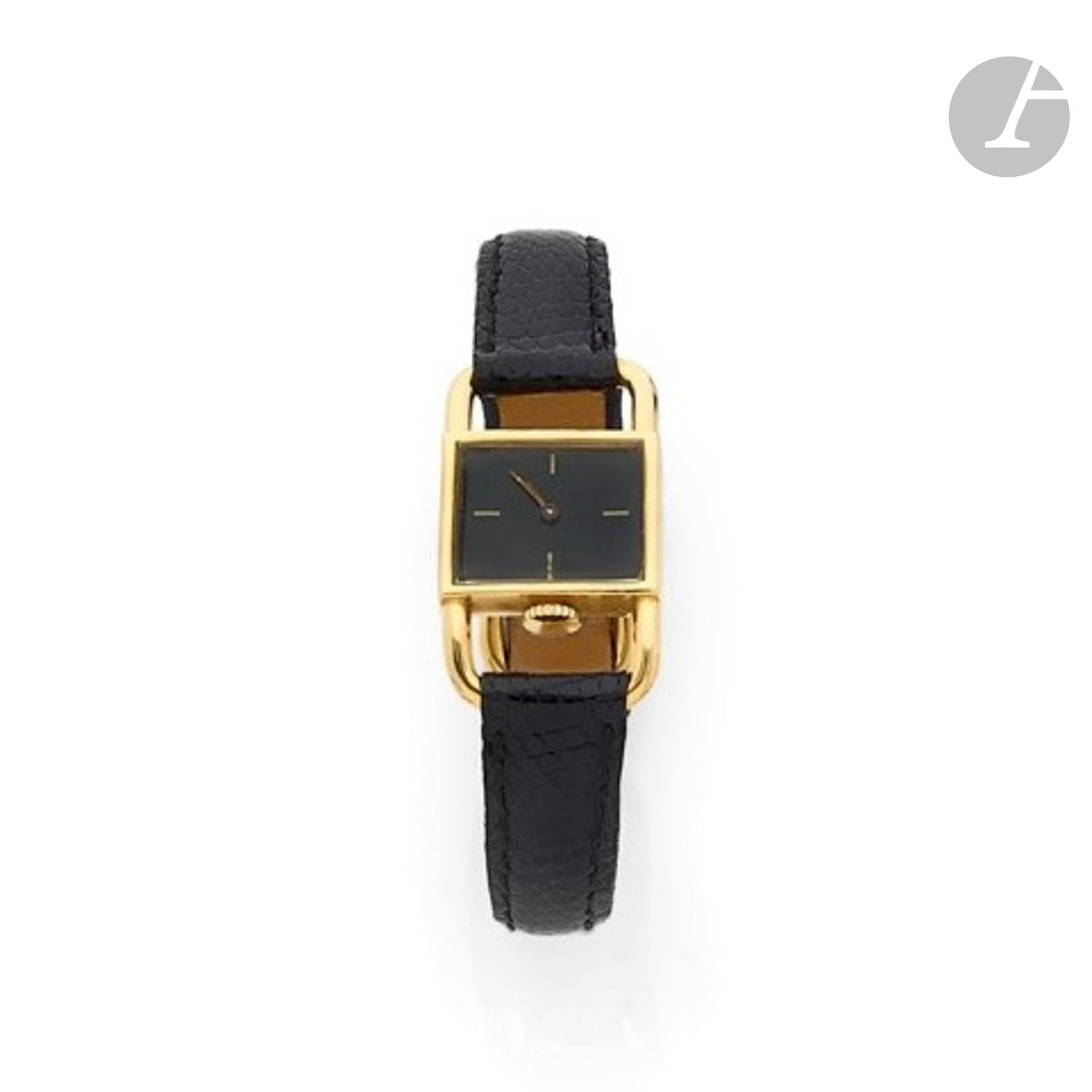 ANONYMOUS
"ETRIER 
40'S
Ladies' wristwatch in 18K (750) yellow gold on leather, French work. 
Case: rectangular with wide handles.
Winding mechanism at noon (stem to be refastened). 
Dial: black lacquered, quarter markers. 
Movement: mechanical. 
Strap: leather with buckle. 
Neither signed nor numbered. 
Diameter: 19 mm. 
Gross weight: 17.61 g