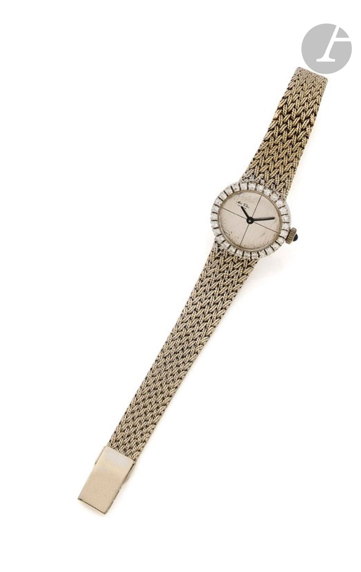 MAX FUCHS, GENEVE
Montre bracelet de dame en or gris 18K (750). 
Boîtier : rond, lunette sertie de diamants.
Cadran : argenté.
Mouvement : mécanique. 
Bracelet : intégré en or gris tressé, boucle simple.
Cadran signé. 
Diam. 22 mm. 
Long. : 17,5 cm.
Poids brut : 43,43 g.