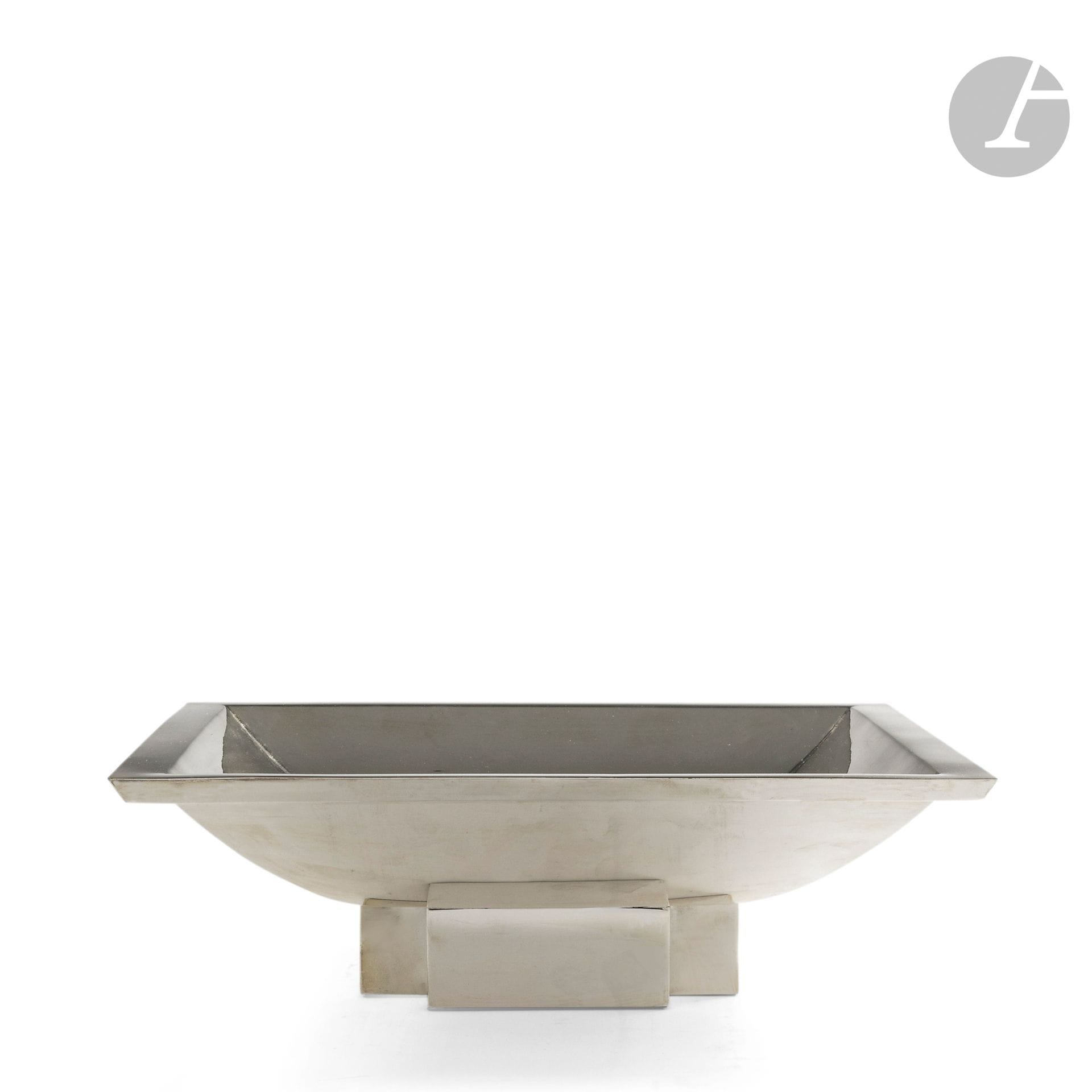 JUAN &amp; PALOMA GARRIDO (B. 1965) &amp; (B. 1968) GOLDSMITHS
Double carré, model created in [2004], our proof numbered 12/30
Table centerpiece.
Proof in silver 925/1.000.
Signed GARRIDO and stamped 925/1.000 on one side of the foot, numbered 12/30 on the reverse.
Height: 11cm - Length: 34.5cm - Width: 34.5cm
Weight: 3.128,40 g

Important:
A certificate from the Maîtres Orfèvres will be given to the purchaser.

Bibliography:
Collective - Garrido orfebres (1994-2005) - Editions Litonor, 2005. Our centerpiece model is reproduced on page 107 and referenced on page 106.