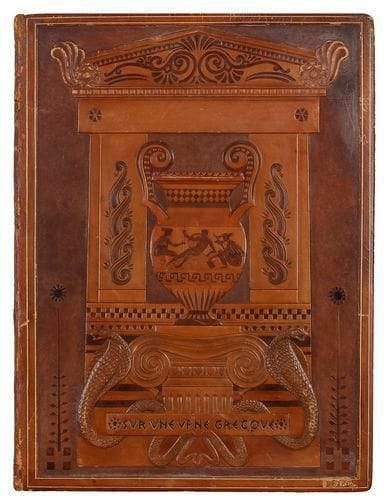 KEATS (John) - FRANCE (Anatole)
Sur une urne grecque. Paris: Édouard Pelletan, 1908.- In - 4, XXIII pp., (2 ff. dern. bl.), couverture illustrée. Veau havane, premier plat orné d'un grand décor modelé et ciselé figurant un temple grec devant lequel est représentée une urne posée sur le chapiteau d'une colonne de chaque côté de laquelle se tiennent deux cobras soutenant une plaque ornée du titre, second plat comprenant un bel encadrement ciselé composé de grecques, de filets et de volutes et feuilles stylisées, au centre compartiment rectangulaire criblé orné d'une fleur stylisée aux angles, dos lisse orné de palmettes et de grecques gaufrées, encadrement de filets et de grecques dorés à l'intérieur, doublures et gardes de soie brochée, tête dorée, couverture conservée (N. Ralli). Édition publiée à l'occasion de l'Exposition Franco - Britannique qui s'est tenue à Londres en 1908. Elle présente l'ode de Keats «Sur une urne grecque» dans sa version originale accompagnée en regard de sa traduction française par Paul Hyacinthe Loyson. Le texte est introduit par un court poème d'Anatole France en hommage à John Keats. L'édition a été décorée à chaque page de compositions et d'ornements de couleurs brique et noir de Bellery - Desfontaines. La mise en page est faite de telle façon que la combinaison du texte et de l'illustration forme une urne. Tirage limité à 235 exemplaires; celui - ci est l'un des 153 sur vélin du Marais. Très bel exemplaire en reliure art déco modelée et ciselée de N. Ralli, d'une parfaite exécution. Les reliures de Ralli sont aujourd'hui très recherchées. Quelques frottements au dos et aux coins.