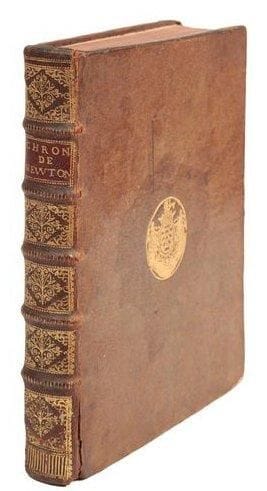 NEWTON (Isaac)
La Chronologie des anciens royaumes corrigée. A laquelle on a joint une Chronique abregée, qui contient ce qui s'est passé anciennement en Europe, jusqu'à la conquête de la Perse par Alexandre le Grand. Paris: Gabriel Martin, Jean-Baptiste Coignard fils, Hippolyte Louis Guerin, François Montalant, 1738. - In-4, (20 ff.), 416 pp., (2 ff.), 3 pl. Veau brun, armes dorées au centre des plats, dos à nerfs orné, tranches mouchetées (reliure de l'époque). Édition originale française traduite par l'abbé Grenet aidé de Markan ou Marthan, parue la même année que l'originale anglaise. Newton tentait de corriger la chronologie des anciens à l'aide des recherches scientifiques les plus récentes. L'édition est illustrée de 3 planches dépliantes gravées sur cuivre montrant des coupes du temple de Salomon. Exemplaire aux armes d'Alexandre de la Rochefoucauld, duc de la Rochefoucauld et de la Roche-Guyon, marquis de Liancourt (1690-1762). Cachet du château de la Roche- Guyon sur le titre. Fente à une charnière, coins émoussés. La première garde blanche a été collée à la doublure