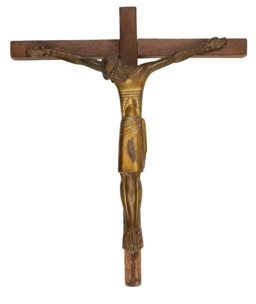 Jean LAMBERT-RUCKI (1888-1967)
Crucifixion. Bronze doré.  Épreuve d'édition ancienne.  Croix d'origine en chêne teinté.  Signée LAMBERT-RUCKI sur le Christ.  Hauteur du Christ : 34,5 cm
