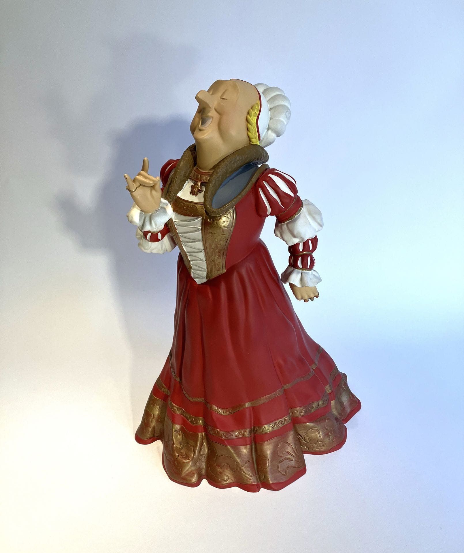 LE SCEPTRE D’OTTOKAR
Castafiore Marguerite
Sujet en résine polychrome. Réalisé par Leblon-Delienne en 1987. Dans sa boîte thermoformée.
H. 37 cm