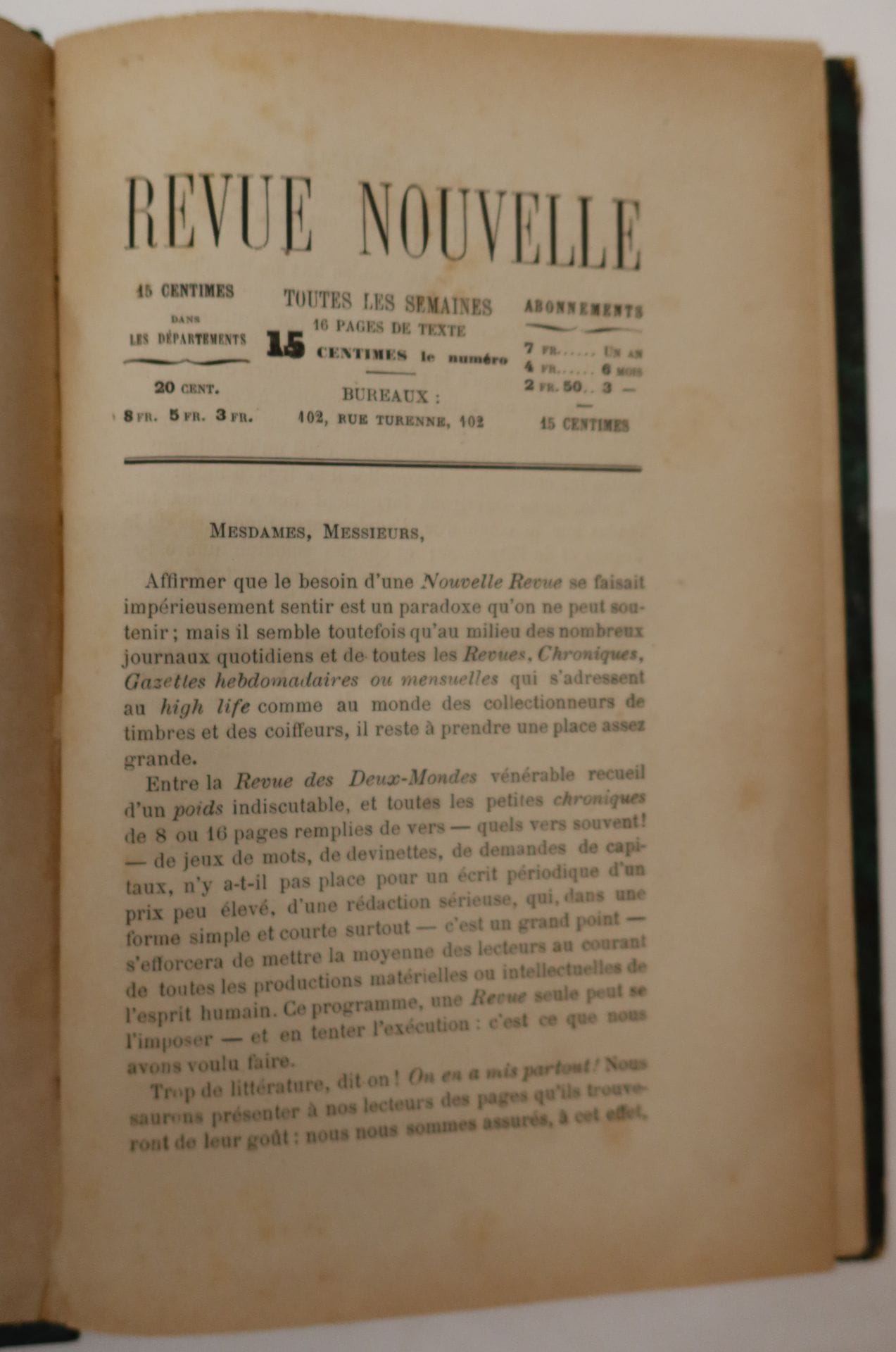 REVUE NOUVELLE
Paraissant toutes les semaines
N° 1, 3/10 juin 1883-n° 5, 1/7 juillet 1883. Paris, Directeur-Gérant : E. Haumant, Secrétaire : Jean Argeliès. Textes de Jean Argeliès, Louis Dars [E. Haumant], Arminius Durand, Maxime Malroy, Étienne Marsan [A. Martineau], Henri Vinayde [Alex. Tousserat]. 5 numéros en 5 livraisons en 1 vol. in-8 relié (couvertures placées en fin de volume). Notes manuscrites de Vasseur (1 f.). Exemplaire de Henri Vinayde qui a joint en fin de volume le manuscrit autographe signé de la fin de son article : " Chronique des Beaux-Arts ", qui n'a pas paru dans la revue du fait de l'arrêt de la publication (12 ff.). Joint : - " Complainte de Jacques Aramendès, Directeur de la Revue Nouvelles " (en 2 ex.).