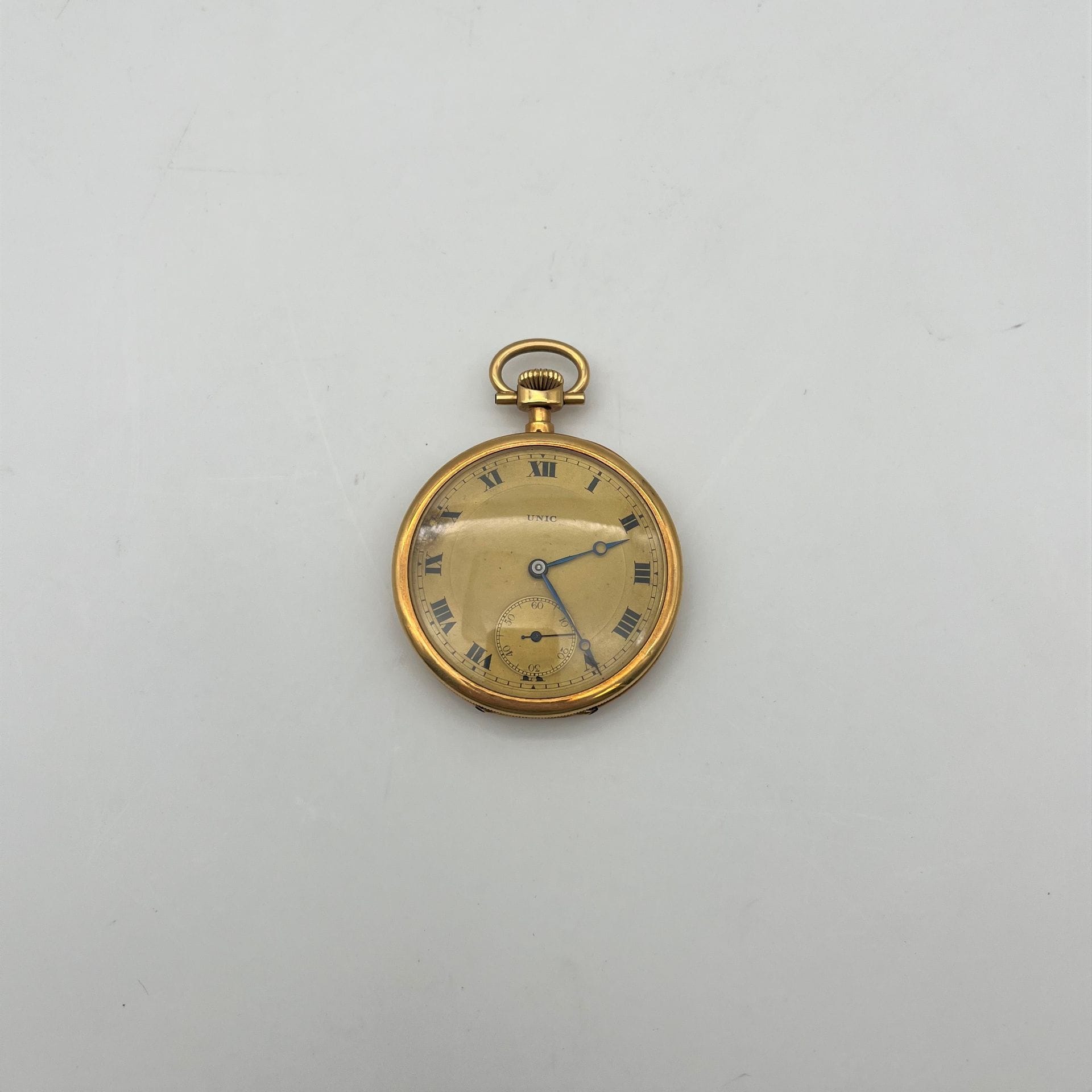 Lot 32 / 16
Montre de poche en or 18K (750). Poids brut : 10,7 g
Frais judiciaire : 14,28 % TTC