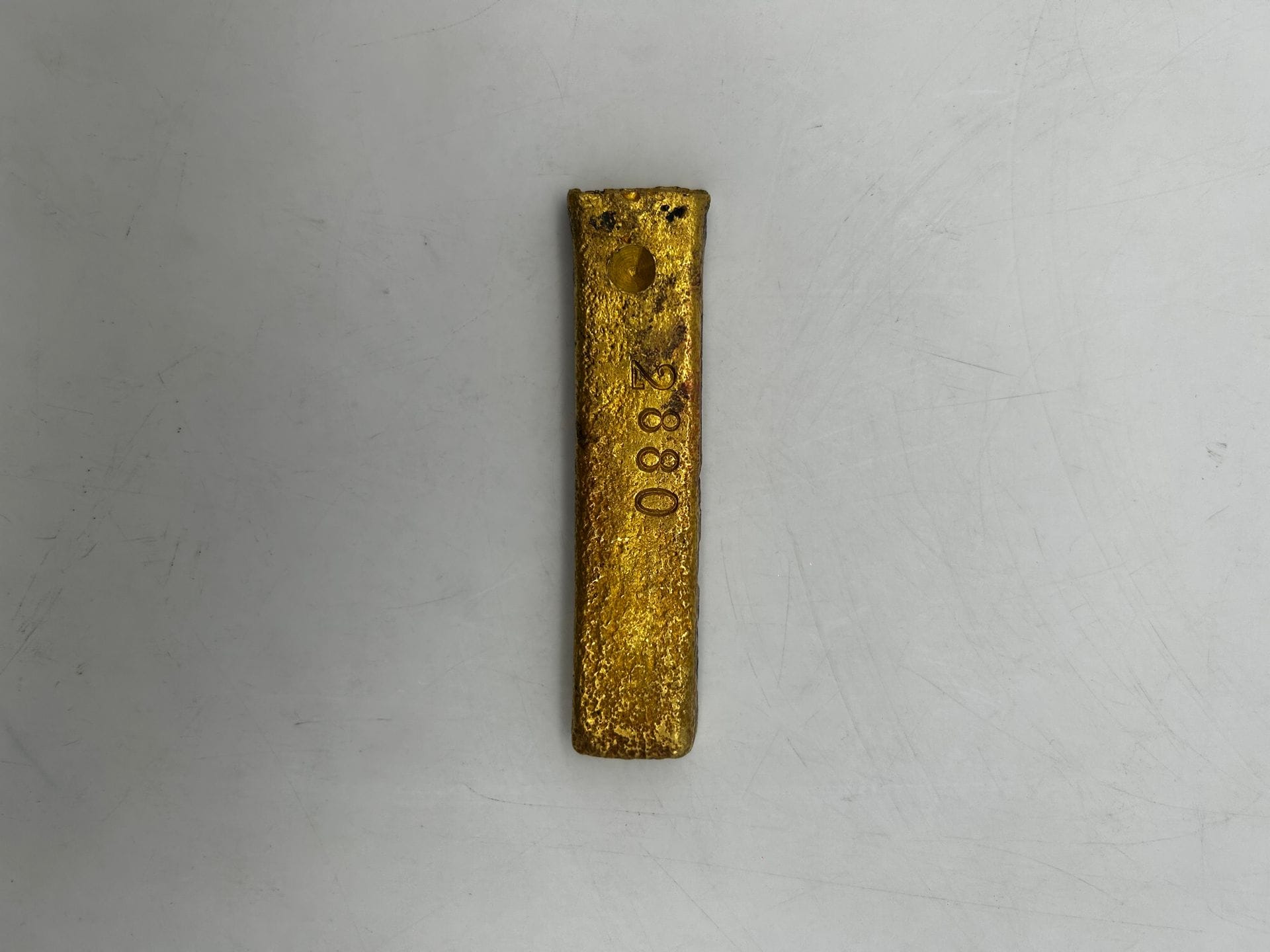 Lingot d'or 600g numéroté 2880.

Frais acheteur pièces et lots en or : 9,6% TTC -  8% HT