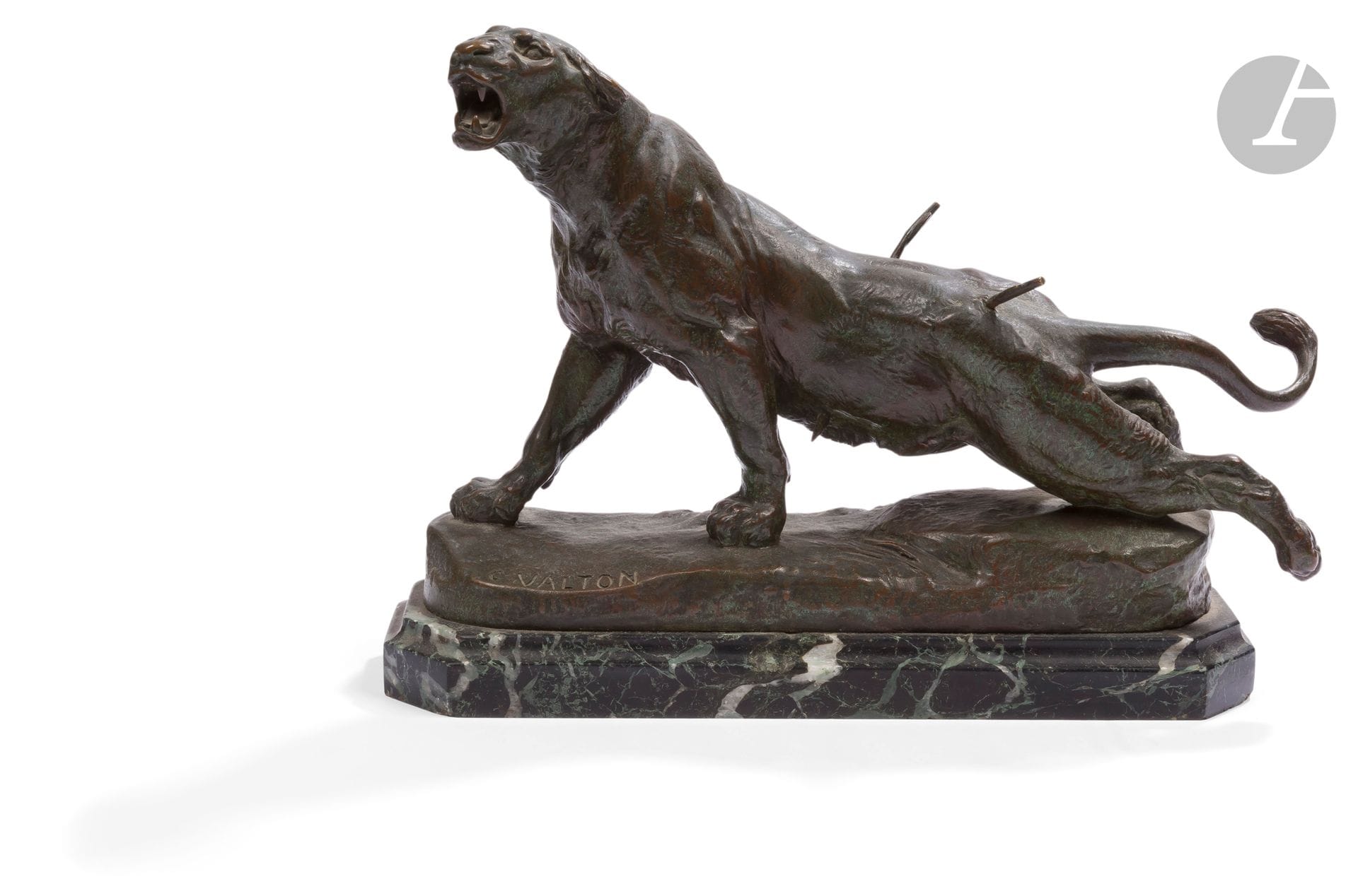 Charles Valton (1851-1918)
Wounded lioness
Bronze with green-brown patina
Signed C VALTON on the terrace
Bears the founder's mark Siot Paris
Green marble base, 3 cm
H. 21 cm, W. 27.5 cm, D. 9 cm