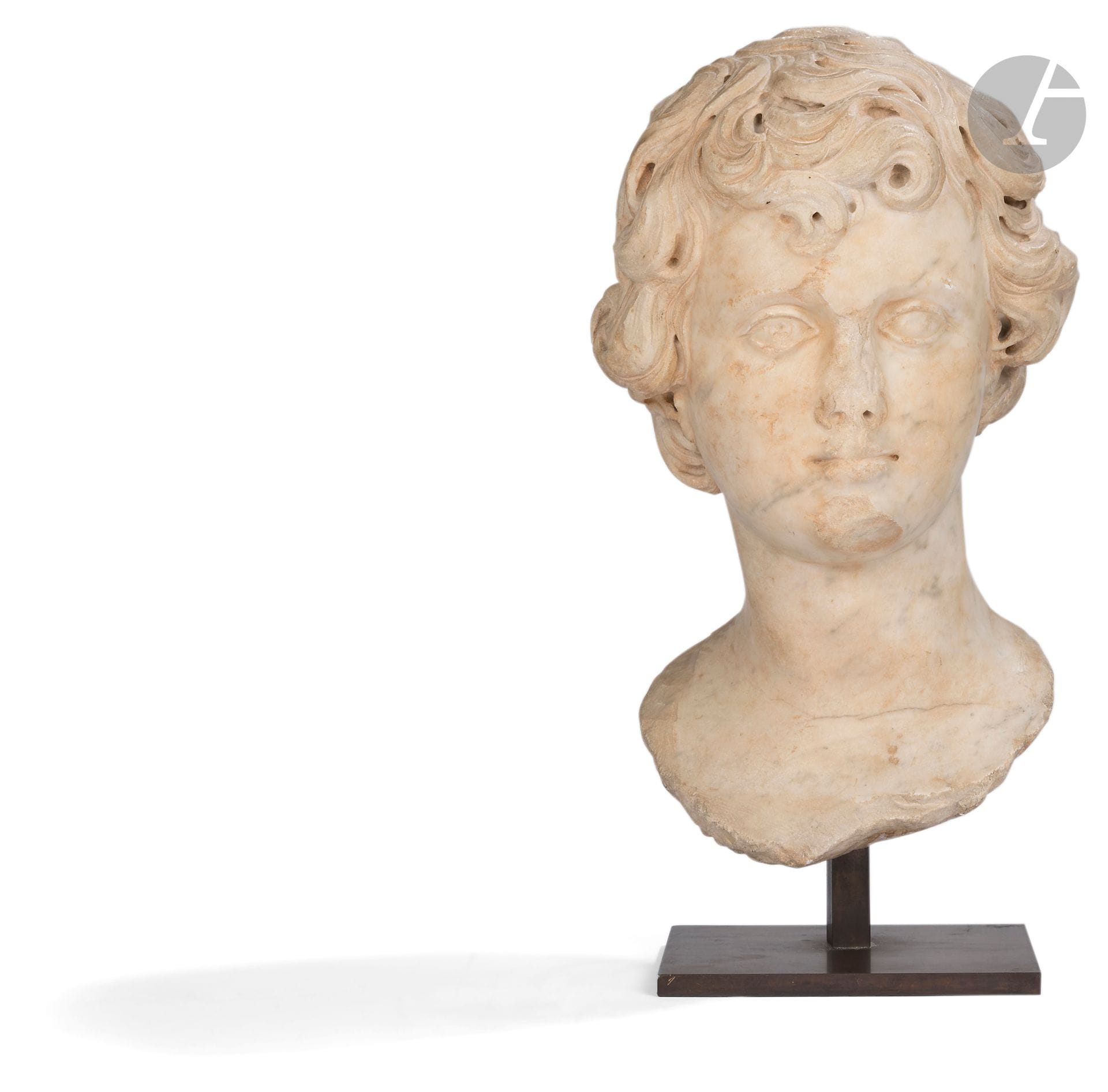 18th century French school
Head of a young man
Marble 
Total height: 42 cm
Damage and missing parts