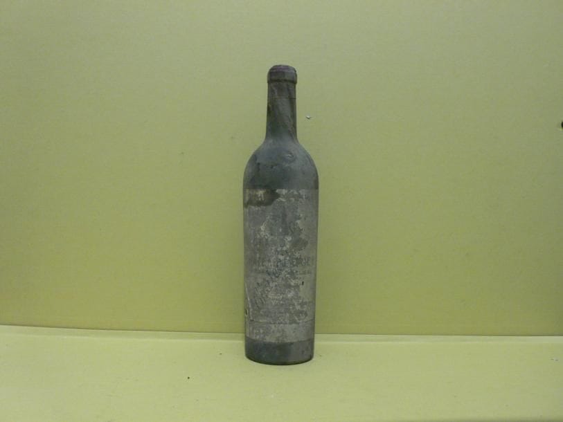1 bouteille CH. LATOUR, 1° cru Pauillac 1950 (MB, étiquette ill)