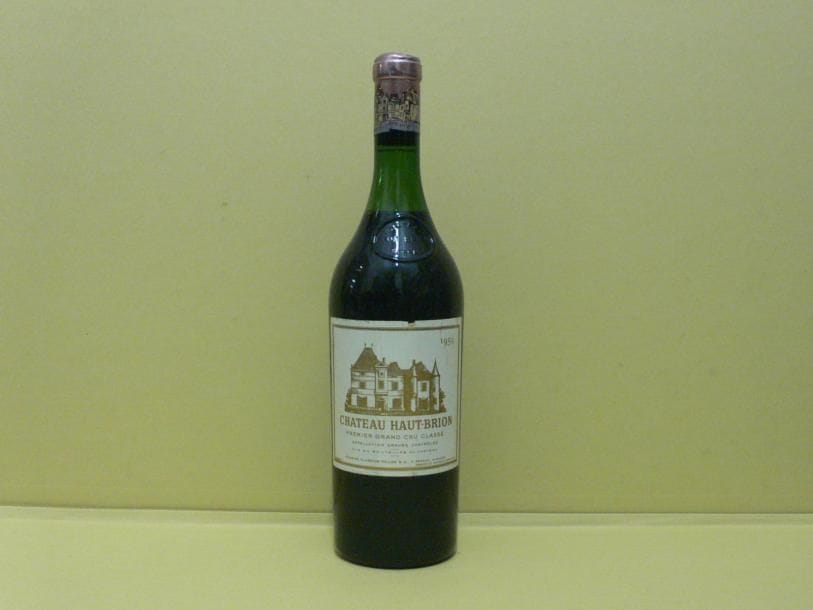 3 bouteilles CH. HAUT-BRION, 1° cru Pessac-Léognan 1959 (1 J, 1 LB, 1 LB/MB)