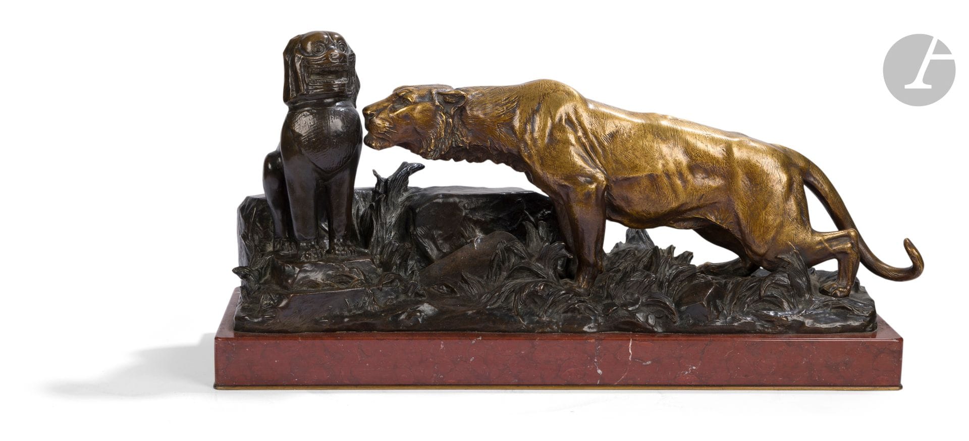 Georges GARDET (1863-1939)
Tiger with Fô dog
Bronze proof with brown and gold patina.
Signed on the terrace.
Marked: "F. BARBEDIENNE. FONDEUR". Griotte red marble.
H. 27 cm, W. 68 cm, D. 19 cm (without marble).