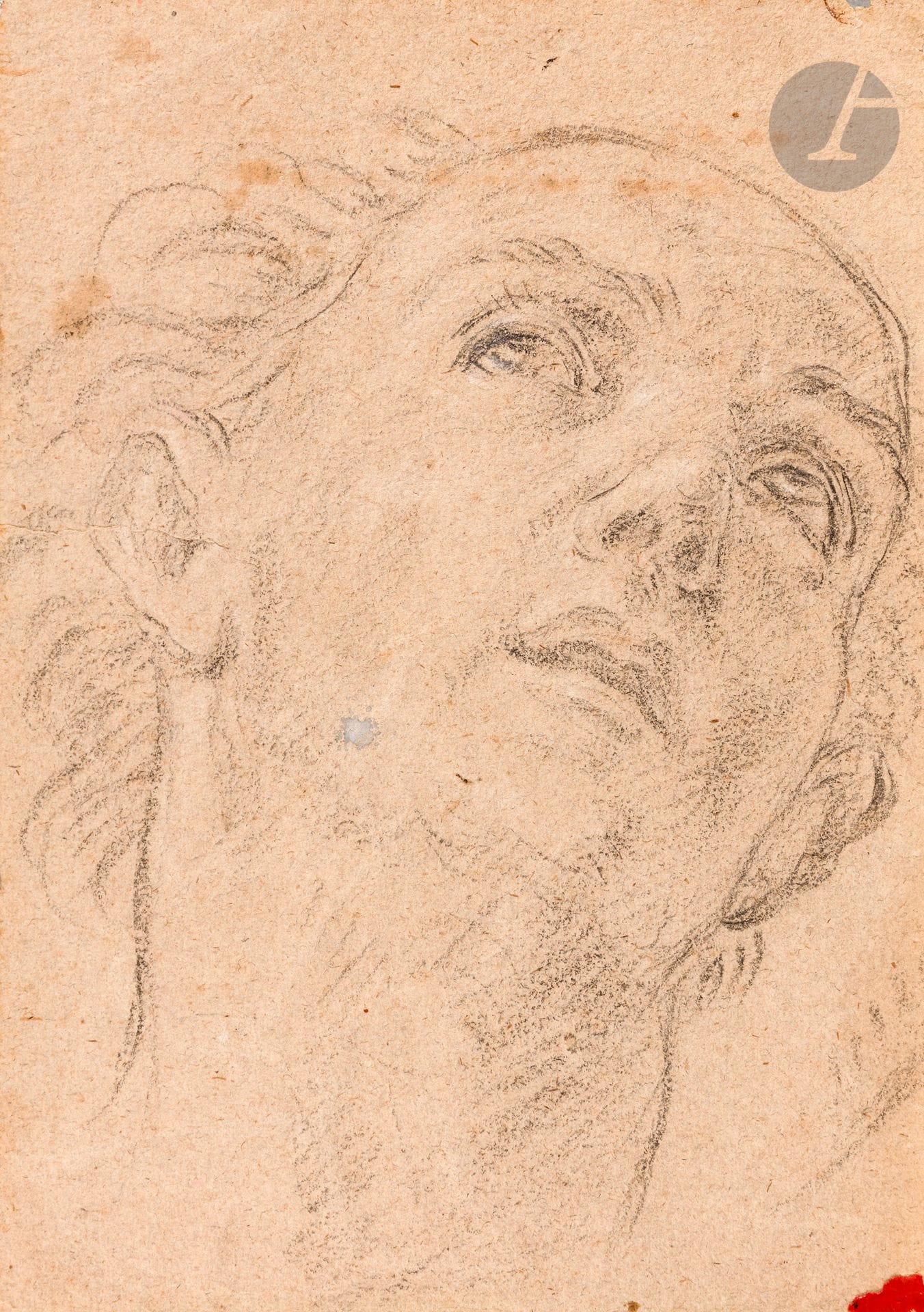 ÉCOLE ITALIENNE du XVIIe siècle, entourage de Guido Reni
Tête d’homme regardant vers le haut
Pierre noire sur papier chamois.
Trace de cachet de cire rouge en bas à droite.
Diverses annotations au verso, petites esquisses de drapés.
(Petites taches et petites pliures).
25,5 x 17,5 cm