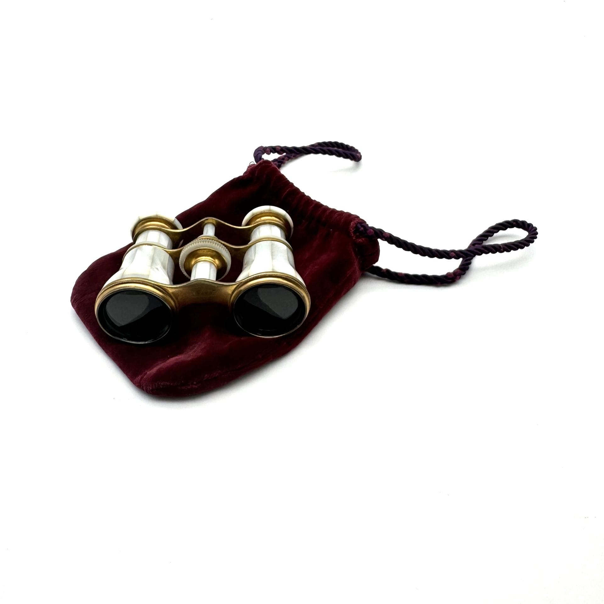 Jumelles de théâtre, XXème siècle, nacre et métal doré, 10 x 7 cm