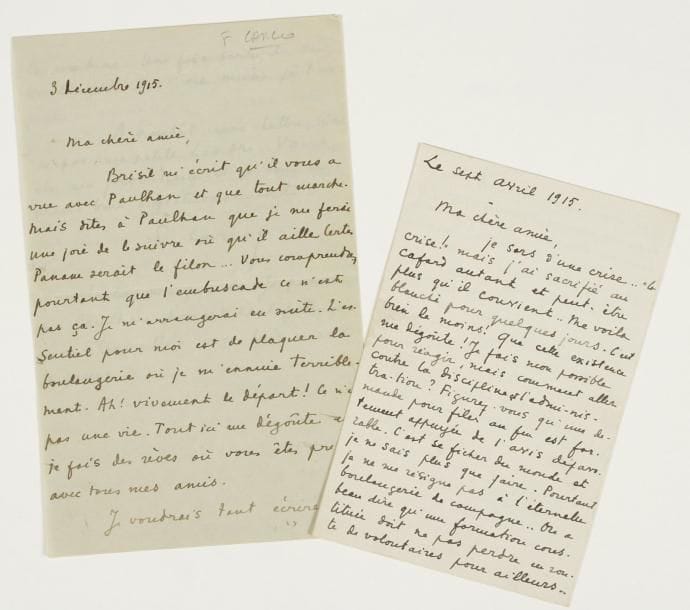 Francis Carco.
2 L.A.S., 1915, à Jeanne Landre ; 4 et 3 pages in-8.    Belles lettres de la guerre. 7 avril. Il sort d'une crise de cafard, et sa demande « pour filer au feu » a reçu un avis défavorable ; il se morfond à la boulangerie de l'armée ; il lit Dans les Rues : « Le Père Rosny n'est pas une vielle bique. Son livre est torché et je me demande si je pourrai jamais, avec ce que je connais du milieu, donner à Terrains vagues... rues nouvelles une gueule originale. [...] Ah ! je veux toujours élever la crapule car c'est pour moi l'unique moyen de me délivrer d'elle. [...] La bonne blague que le vice et que la fréquentation des putains a d'intérêt quand ces dames vous traitent enfin en gigolo. Hélas ! ce n'est déjà plus mon âge et je tremble, après la guerre, de passer pour extravagant »... 3 décembre : « Je voudrais tant écrire un livre sur l'aviation. Paulhan serait un type admirable à étudier [...] J'attends ! J'espère ! Mais quel ennui dans ce trou boueux où je suis ! » Il a envoyé une nouvelle pour Fantasio...