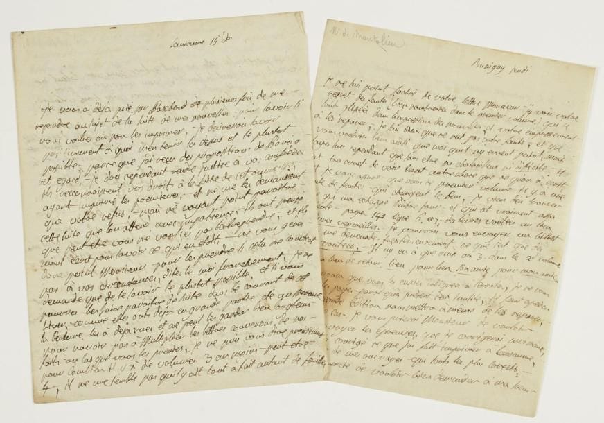 Isabelle de MONTOLIEU (1751-1832)
femme de lettres suisse. 2 L.A.S., Bussigny et Lausanne [juillet-décembre 1812], à son éditeur Jean-Jacques Paschoud, à Genève ; 4 pages et demie in-4, adresses.    Bussigny [9 juillet 1812]. Elle ne le blâme pas pour les fautes d'impression dans ses Nouvelles, mais il est « cruel de voir tout autre chose que ce qu'on a écrit » ; elle cite plusieurs fautes dont celle, « ridicule », « des lèvres voûtées au lieu de lèvres vermeilles »... Puis elle lui recommande un roman de sa soeur, La Veuve anglaise, ou la Retraite de Lesley Wood, d'un style « très pur tres coulant. La scène du roman est en Suisse »... Lausanne 15 décembre [1812]. Elle réitère sa demande de savoir si Paschoud veut imprimer une suite de ses Nouvelles, la plupart déjà parues dans le Mercure : « tout le monde trouve inouï qu'apres avoir autant écrit, et avec autant de succès - je vende aussi peu mes ouvrages. Les libraires abusent de ma facilité et de ma haine pour marchander »...
