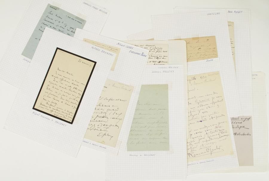 MUSIQUE et SPECTACLE. 17 lettres ou pièces, la plupart L.A.S.    Alfred Bruneau (à Massenet), Albert Carré, Émile Fabre, Alice Field, Ludovic Halévy (2 à Massenet), Alfred Hennequin, Romuald Joubé, Mlle Lantelme, Fernand Le Borne (à Massenet), Maud Loty, Paul Puget, Jean Rameau, Tiarko Richepin, Charles-Marie Widor, Albert Wolff, Léon Xanrof.