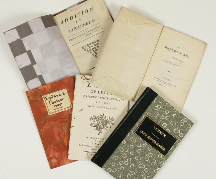 poésies. 4 brochures imprimées, 1766-1801 ; in-8, brochés, une en rel. moderne demi-basane noire.    L'Homme de lettres. Discours philosophique en vers, par M. de Chamfort (1766). Épître à l'auteur du Colporteur ecclésiastique, par un Avocat sans réplique, membre de l'Académie des Jeux-floraux [s.d.]. Odes républicaines au Peuple français, par le citoyen Le Brun (an III, rel.). Les Nouveaux Saints, [par Marie-Joseph Chénier], 2e éd. (1801). On joint un exemplaire d'Addition au parallèle, [par l'abbé Guillaume Delafoy] (1788).