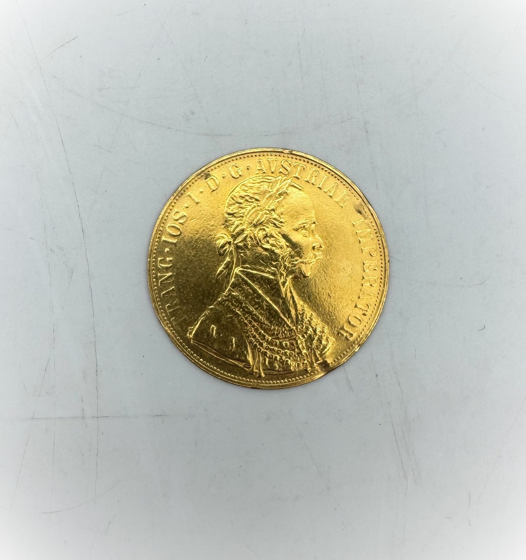 Une pièce de 40 ducats or 1915
François Joseph 1er
Frais acheteur pièces et lots en or : 9,6% TTC -  8% HT