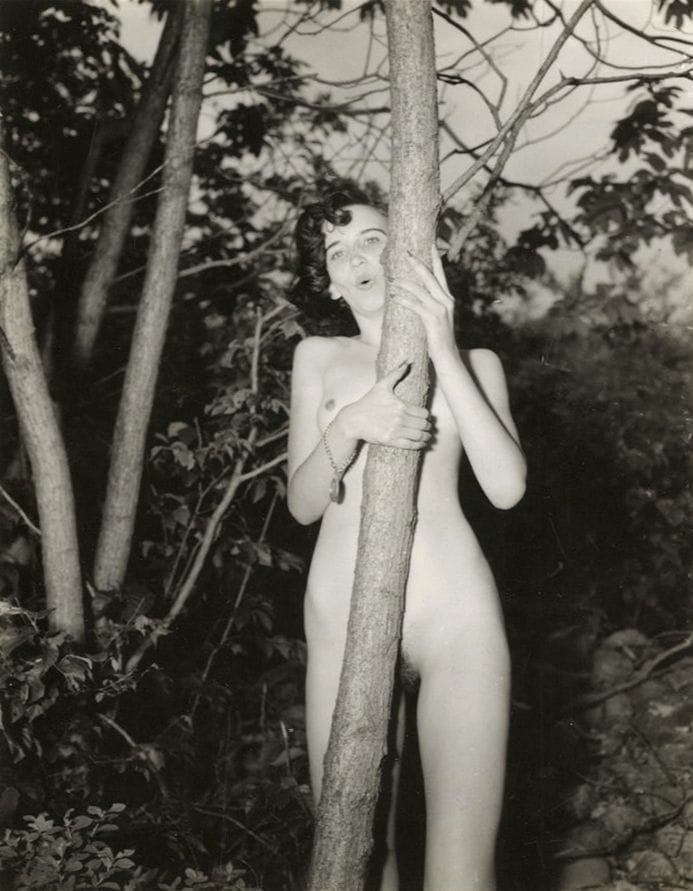 Photographe non identifié
Pin-ups. Nus féminins, c. 1950-1960.
Environ 156 épreuves argentiques d'époque.
Format moyen : 13 x 10 cm