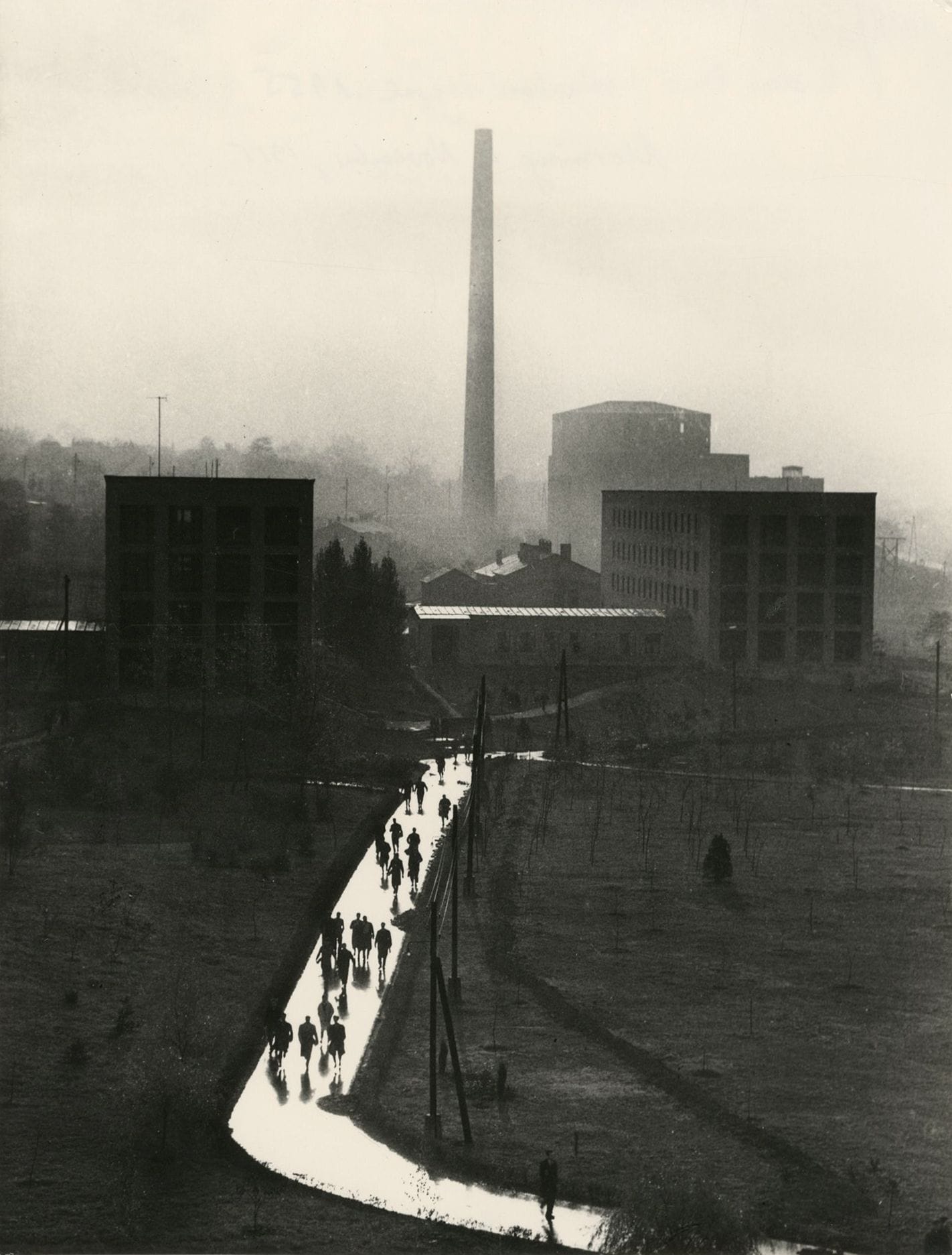 Ernö Vadas (1899-1962)
Morning in November, 1955.
Épreuve argentique d'époque. Titre, date et crédit du photographe au verso.
23,8 x 18 cm