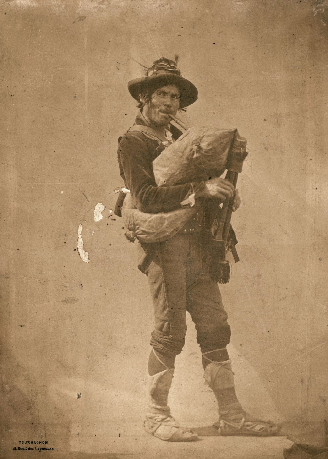 Adrien Tournachon (1825-1903)
Pifferaro, 1856.
Varnished salé print from a collodion glass negative, mounted on card. Stamped "Tournachon - 11, bould des Capucines" in ink lower left. A few marks missing.
28.3 x 20.5 cm - frame

Bibliography :
Sylvie Aubenas and Anne Lacoste, Les Nadar. Une légende photographique, Paris, BnF, 2018, p. 150.