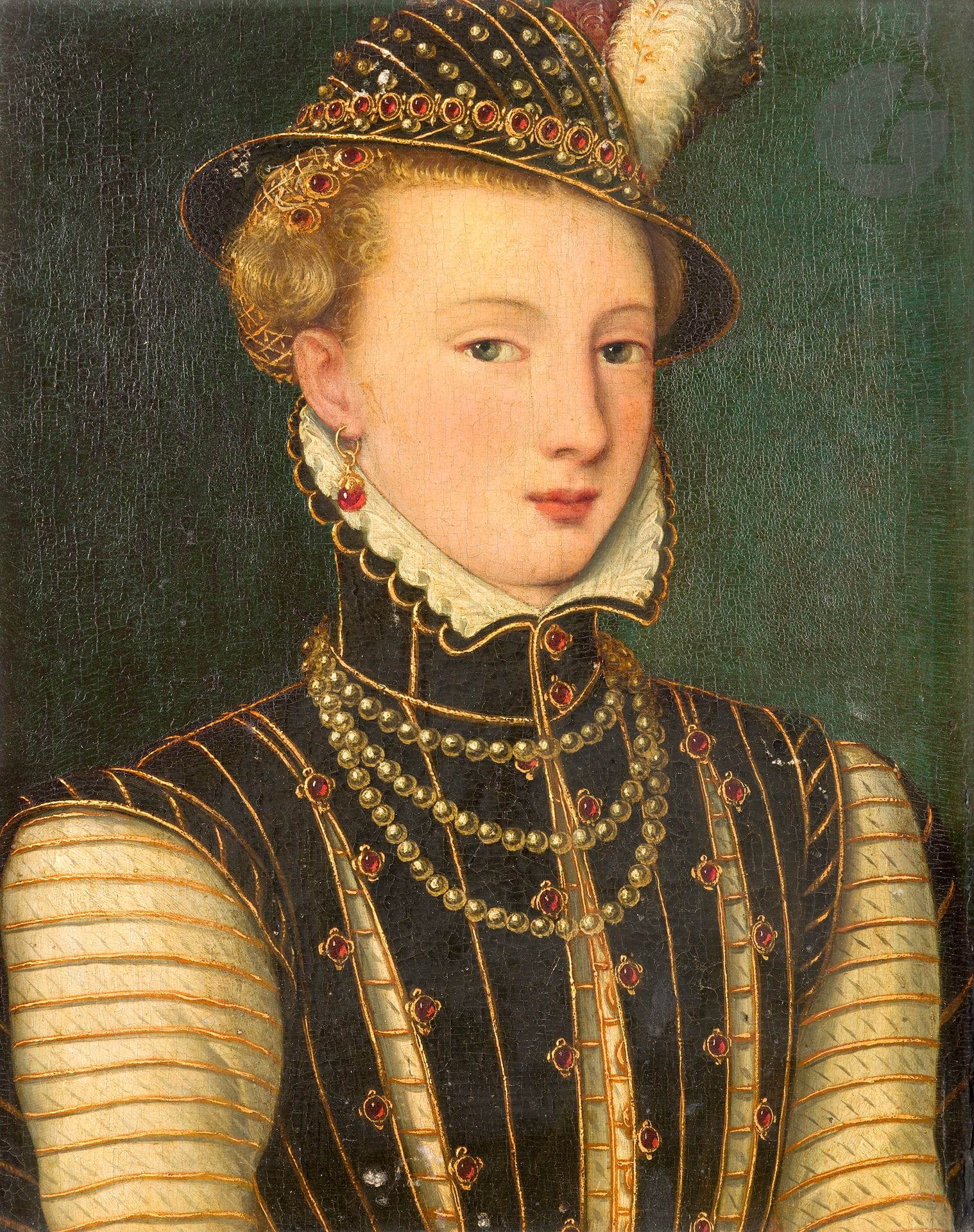Dans le goût de François CLOUET 
Portrait de femme au chapeau et colliers de perles 
Panneau de chêne, une planche, non parqueté 
28,5 x 22 cm 
(Restaurations anciennes)