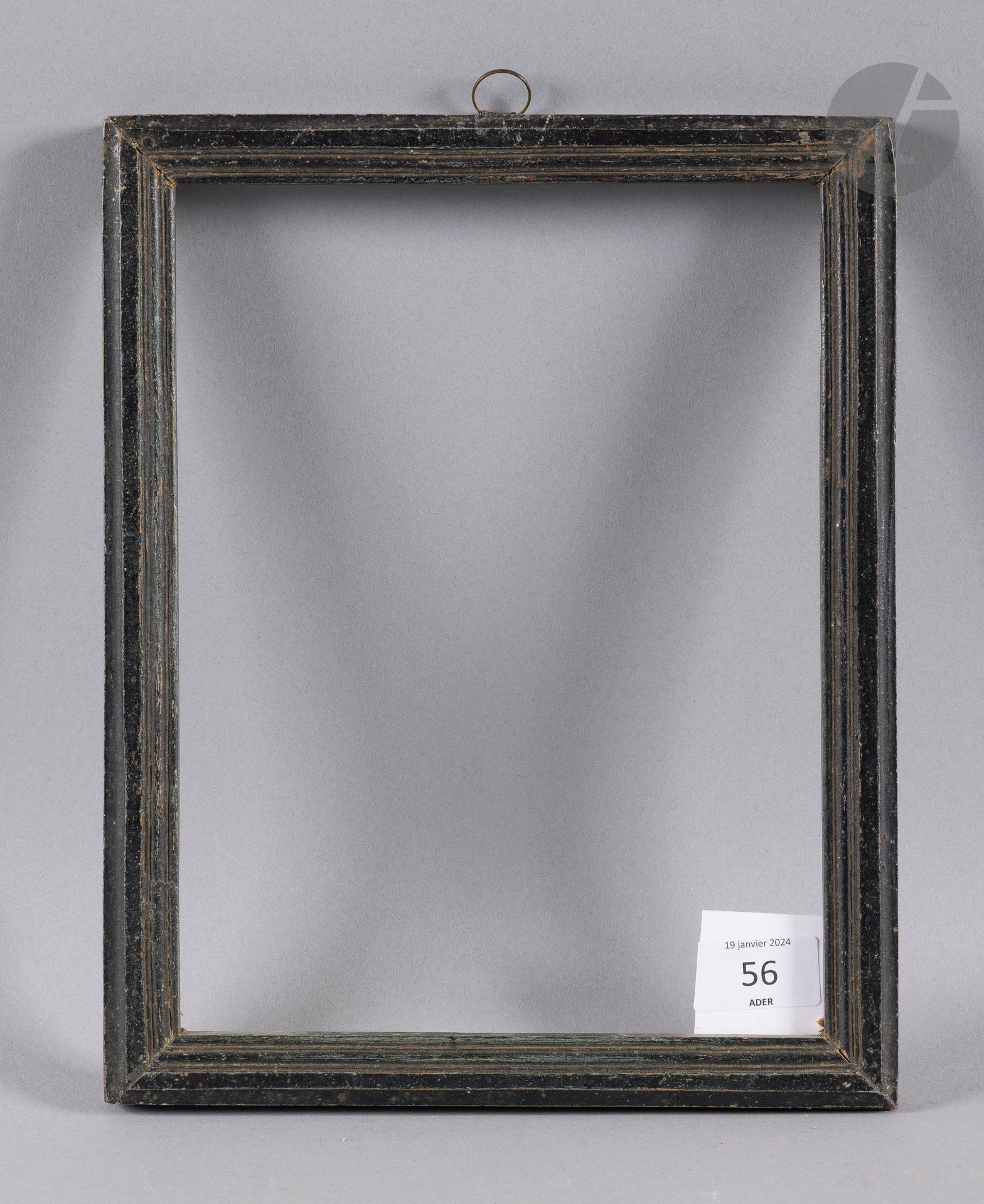 Molded and blackened wood stick. Late 18th century. 19.1 x 25.6 cm - Profile: 2.2 cm (3F) Lot reproduced p. 8