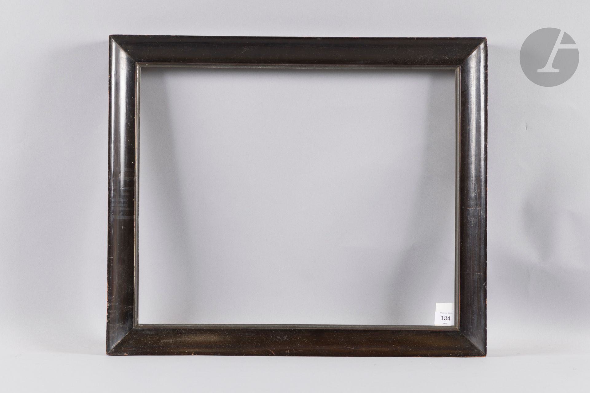 Molded and blackened wood throat, metal sight. Italy, early 19th century. 44 x 54 cm - Profile: 5.5 cm (10F)