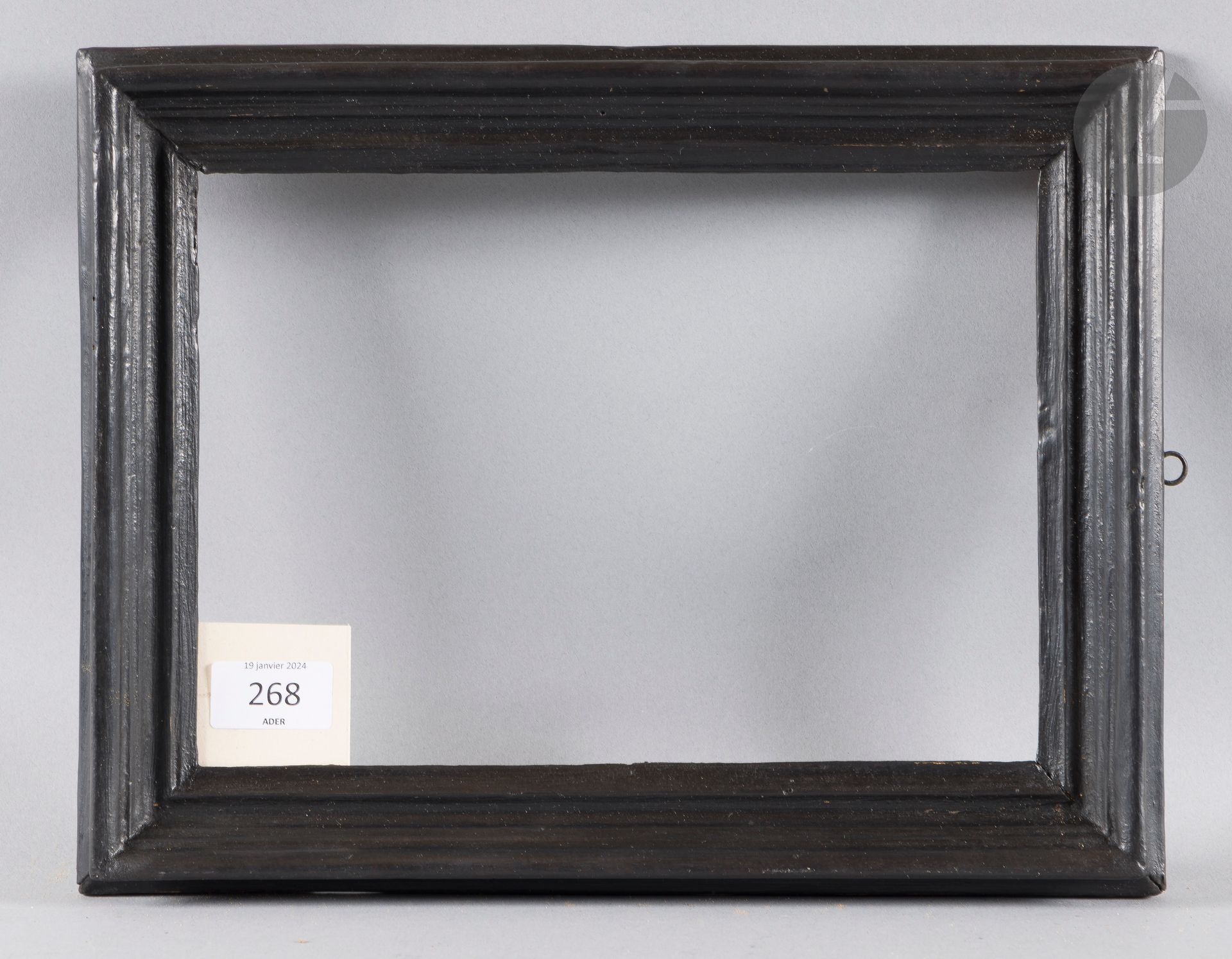 Molded and blackened wood frame. Italy, 17th century. 18.5 x 26.3 cm - Profile: 4 cm (3P)