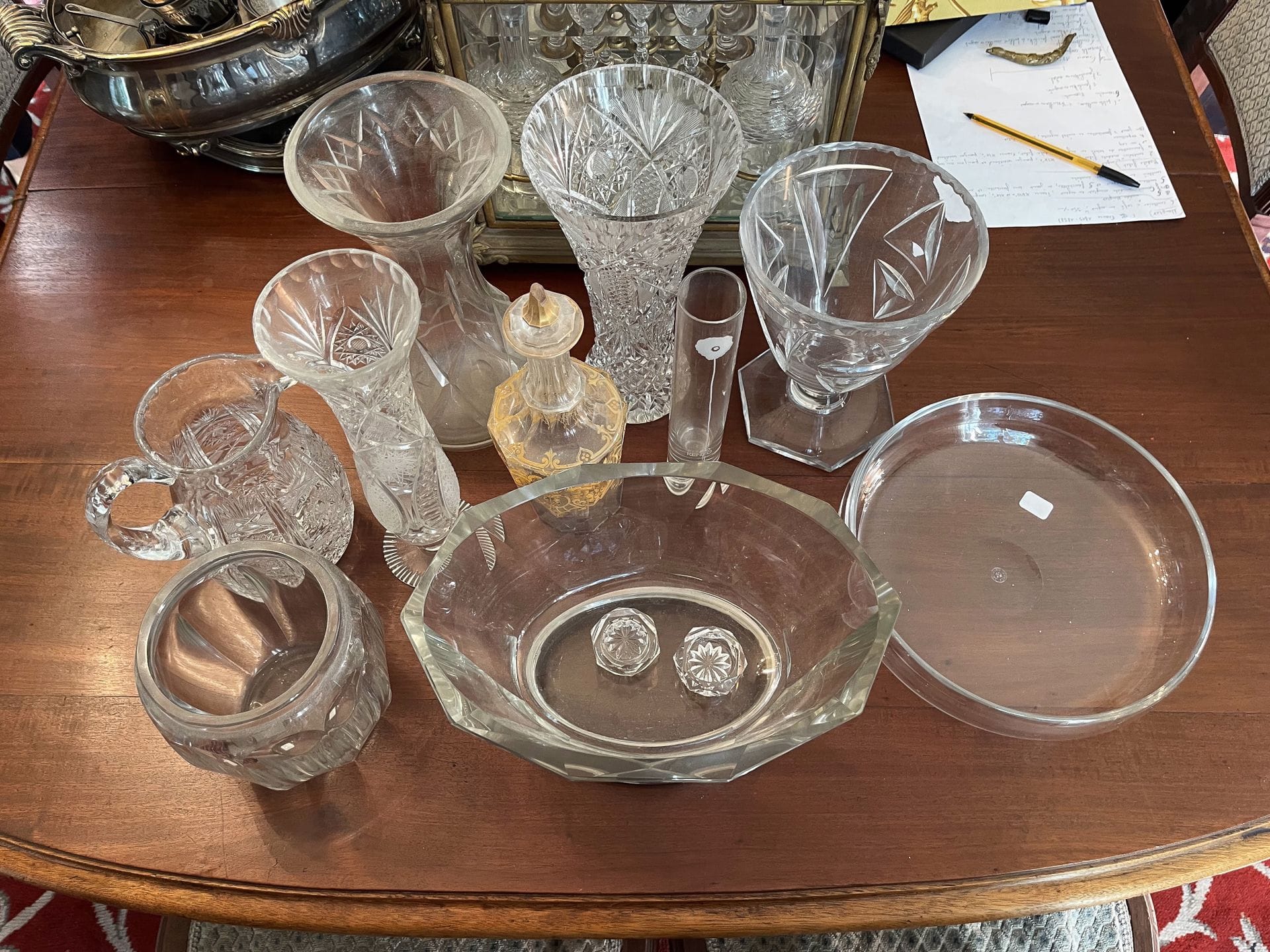 Lot de vases et carafe en cristal dont Cristal de Nancy.
XXe s. 
Bon état