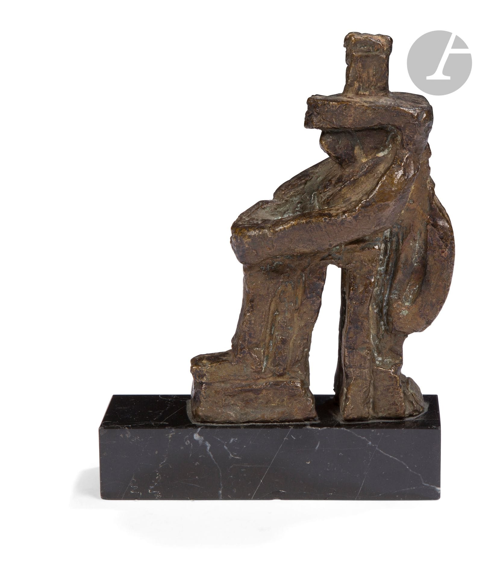 Marek SZWARC (1892-1958)
Le Roi de cœur
Épreuve en bronze à patine médaille. Fonte à la cire perdue. Socle en marbre noir. 
Signée «Marek» au dos et porte le cachet de fondeur BUSATO Paris sur la terrasse en bronze. 
H. bronze seul : 15,5 cm – H. totale : 18,5 cm
Petit accident au socle.