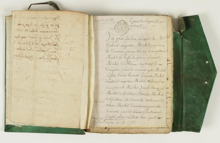 NANTES.
14 pièces, Nantes 1786 ; 185 pages sur papier ou vélin, reliées en un vol. in-4 parchemin vert à rabat, pièce de titre maroquin rouge avec pièce d'armoiries, lacets (rel. usagée).    Compulsoire d'actes fait par M. le Sénéchal de Nantes le 19 janvier 1786, indique la pièce de titre : supplique, jugements extraits des registres du Parlement de Bretagne ou du greffe du présidial à Nantes, contrats du dépôt des notaires...