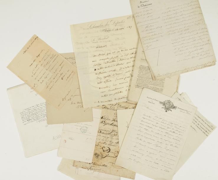 politique. 22 lettres ou pièces, la plupart L.A.S., et 2 imprimés, XIXe siècle.    Jean-Barthélemy Arlès-Dufour (8), baron de Barante, Barthélemy Saint-Hilaire (1871), Jean-Baptiste Charras, André Dupin aîné, François Guizot, Guillaume Hyde de Neuville (Washington 1822), comte de Montsoreau, Émile Pereire, F. de Persigny, Girolamo Ramorino, Jean Reynaud, N. de Salvandy, Léon Say ; état du tirage des quotidiens de Paris en 1827...