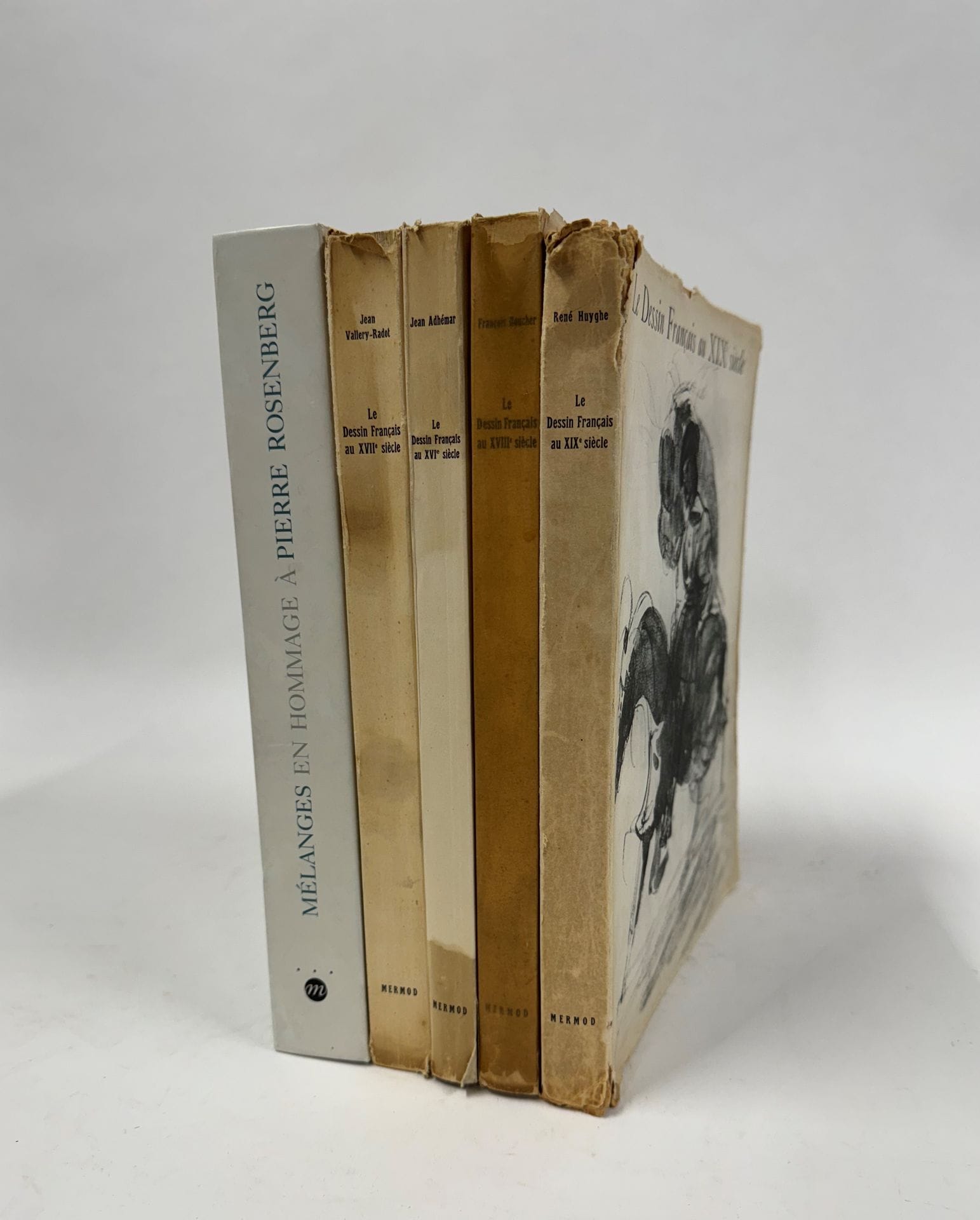 [FRANCE. DESSIN du XVIe au XIXe. Ensemble de 5 ouvrages]
- ADHEMAR Jean, Le dessin français au XVIe siècle, Editions Mermod, Lausanne, 1954.
- VALLERY-RADOT Jean, Le dessin français au XVIIe siècle, Editions Mermod, Lausanne, 1953.
- JACCOTTET Philippe, Le dessin français au XVIIIe siècle, Editions Mermod, Lausanne, 1952.
- JACCOTTET Philippe, Le dessin français au XIXe siècle, Editions Mermod, Lausanne, 1948. 
- COLLECTIF, Mélanges en hommage à Pierre Rosenberg. Peintures et dessins en France et en Italie au XVII et XVIIIe siècle, Editions de la Reunion des Musées nationaux, Paris, 2001.

Lot vendu en l'état.