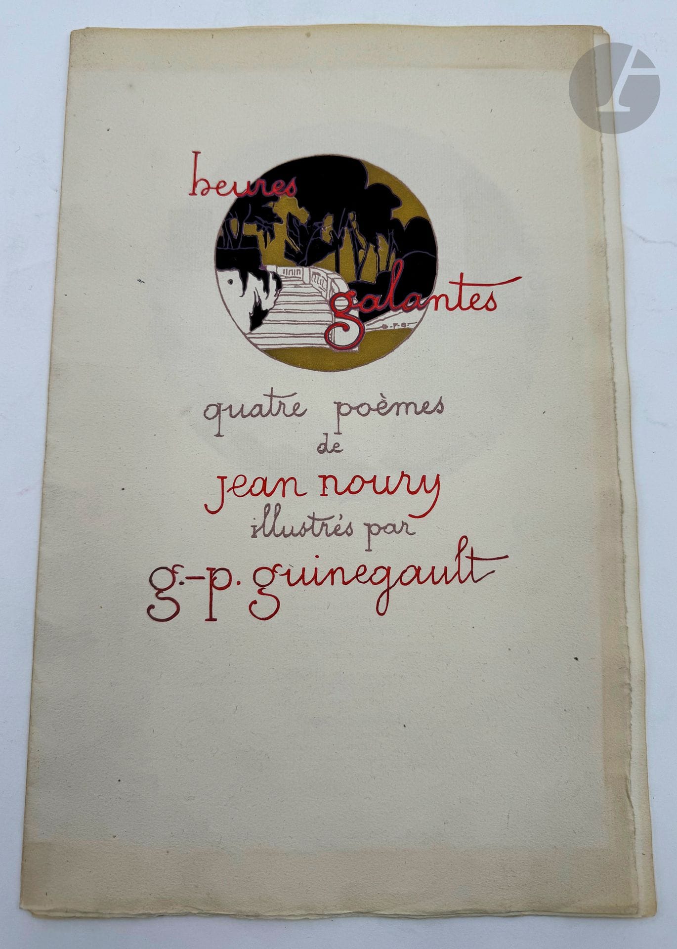 GUINEGAULT (Georges-Pierre) - NOURY (Jean).
Heures galantes.
[Paris] : Galerie Lutetia, [1920]. — In-folio, en feuilles.
Édition originale de ce recueil de 4 poèmes, illustrée dans le plus pure style Art Déco de 5 compositions au pochoir du peintre Georges-Pierre GUINEGAULT (1893-1983).

Tirage indiqué à 510 exemplaires mais il est possible que ce nombre soit en réalité exagéré. En effet on ne retrouve cet ouvrage dans aucune bibliothèque française et seulement un est cité sur WorldCat, situé en Australie.

Exemplaire non justifié, tiré sur papier vergé d'Arches.
Très légères brunissures au bord de la couverture. Transferts des illustrations sur les feuillets en regard.