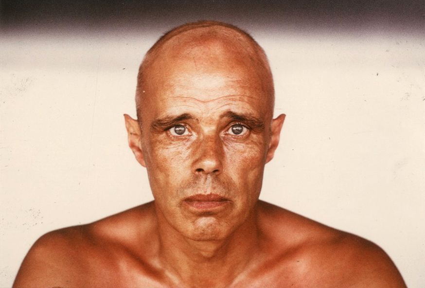 Charles Paul Wilp (1932-2005) 
Joseph Beuys. Kenya, 1980. 
Épreuve chromogénique d'époque. Titre, mention du photographe, date et tampon "Fluxus Zone West" au verso. 
10 x 15 cm