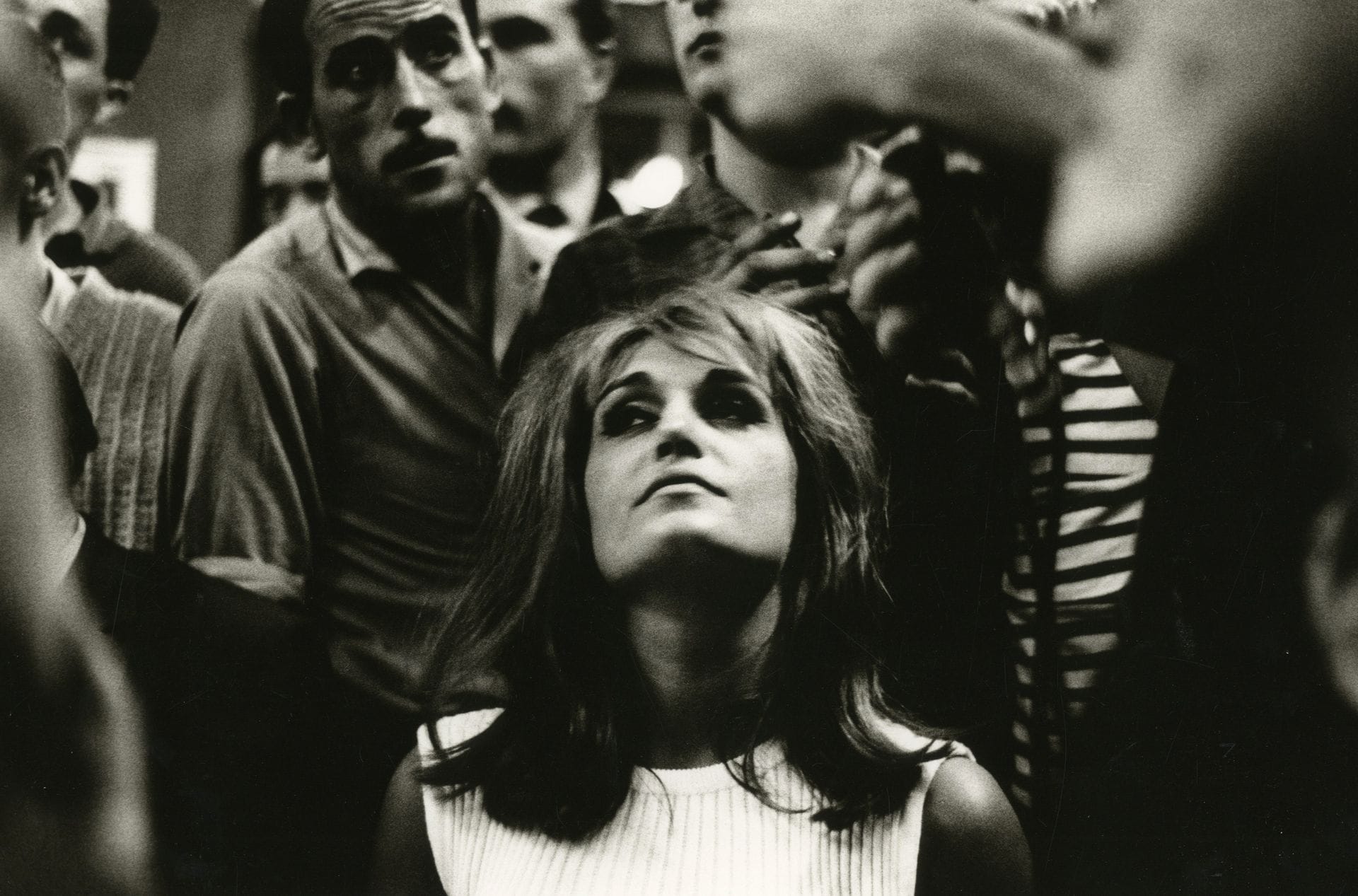 Alain Gaveau (1938-2011)
Dalida, 1964. 
Silver print (c. 1980). Stamp and signature of the photographer, date and numbering of 5 copies on verso. 
Image : 23.7 x 35.3 cm / Sheet : 29.8 x 39.5 cm