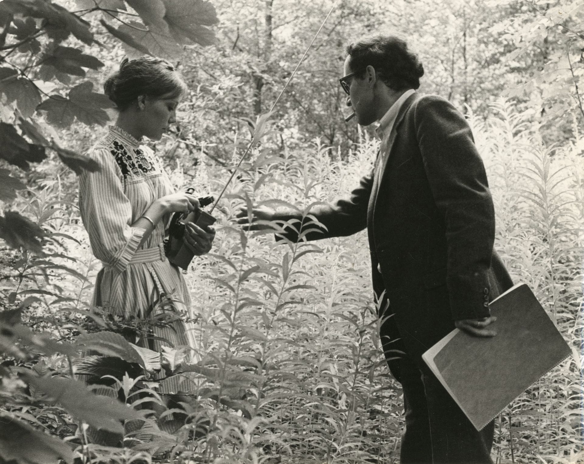 Photographe non identifié 
Jean-Luc Godard et Anne Wiazemsky sur le tournage de One + One, 1969. 
Épreuve argentique d'époque. Annotations manuscrites au verso. 
20 x 26,2 cm